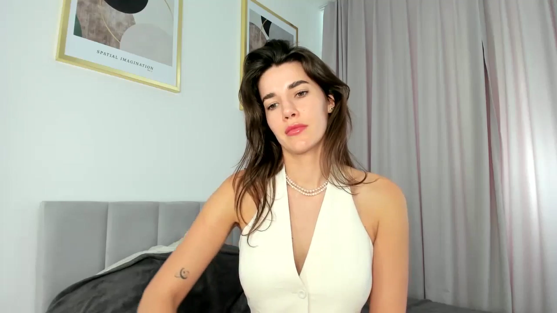 Gallery image thumbnail from EliinaGreen's myfreecams stream on, 07/20/2024, 12:37 image 8 of 20