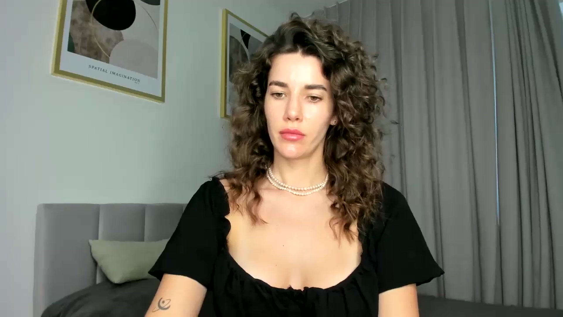 Gallery image thumbnail from EliinaGreen's myfreecams stream on, 07/22/2024, 16:42 image 2 of 20