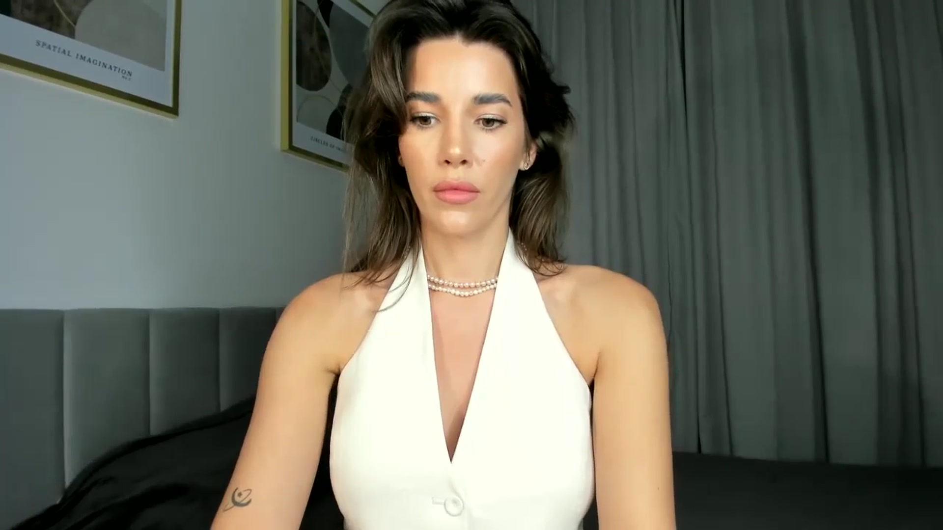 Gallery image thumbnail from EliinaGreen's myfreecams stream on, 08/01/2024, 17:53 image 10 of 20
