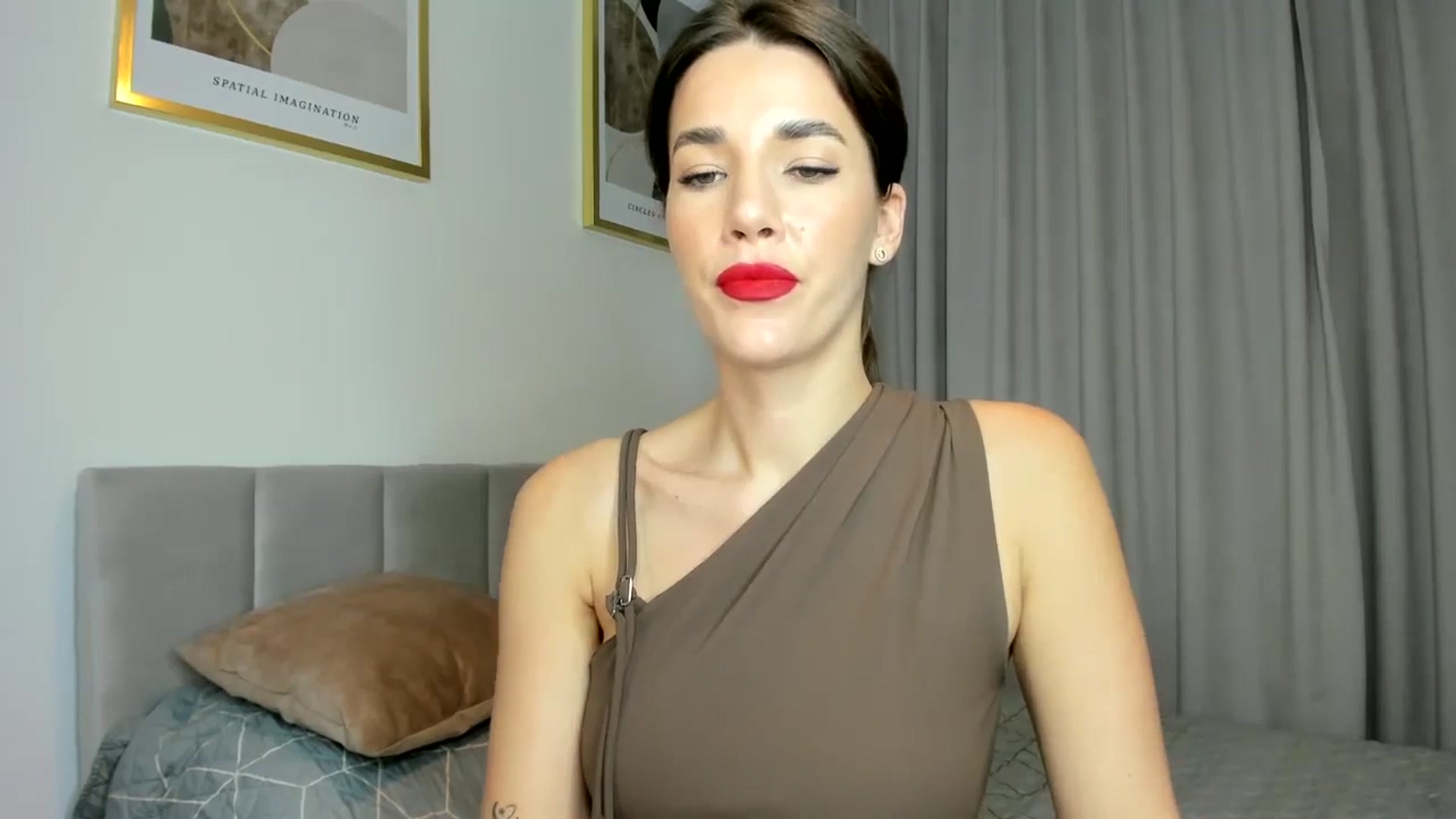 Gallery image thumbnail from EliinaGreen's myfreecams stream on, 09/09/2024, 16:34 image 5 of 20