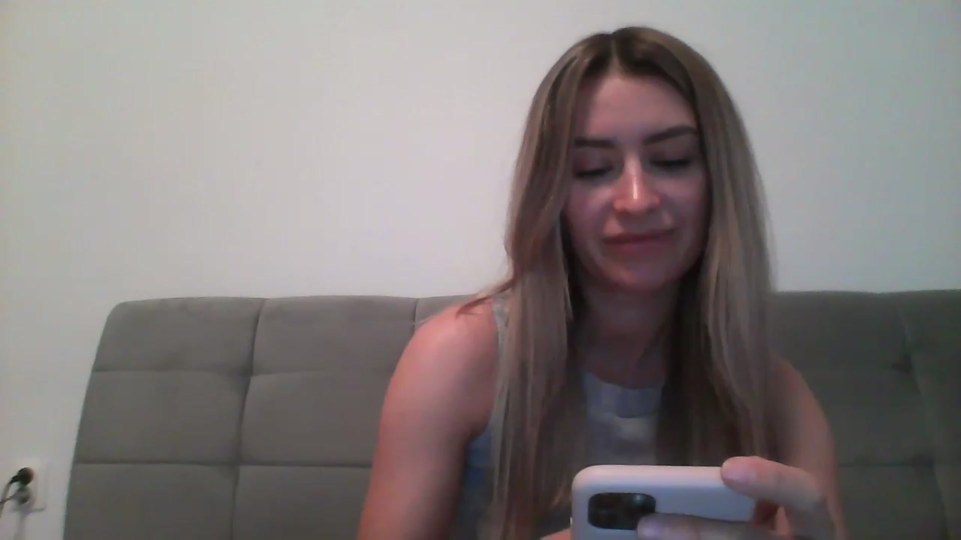 Gallery image thumbnail from Elin39's myfreecams stream on, 04/05/2023, 15:34 image 3 of 20
