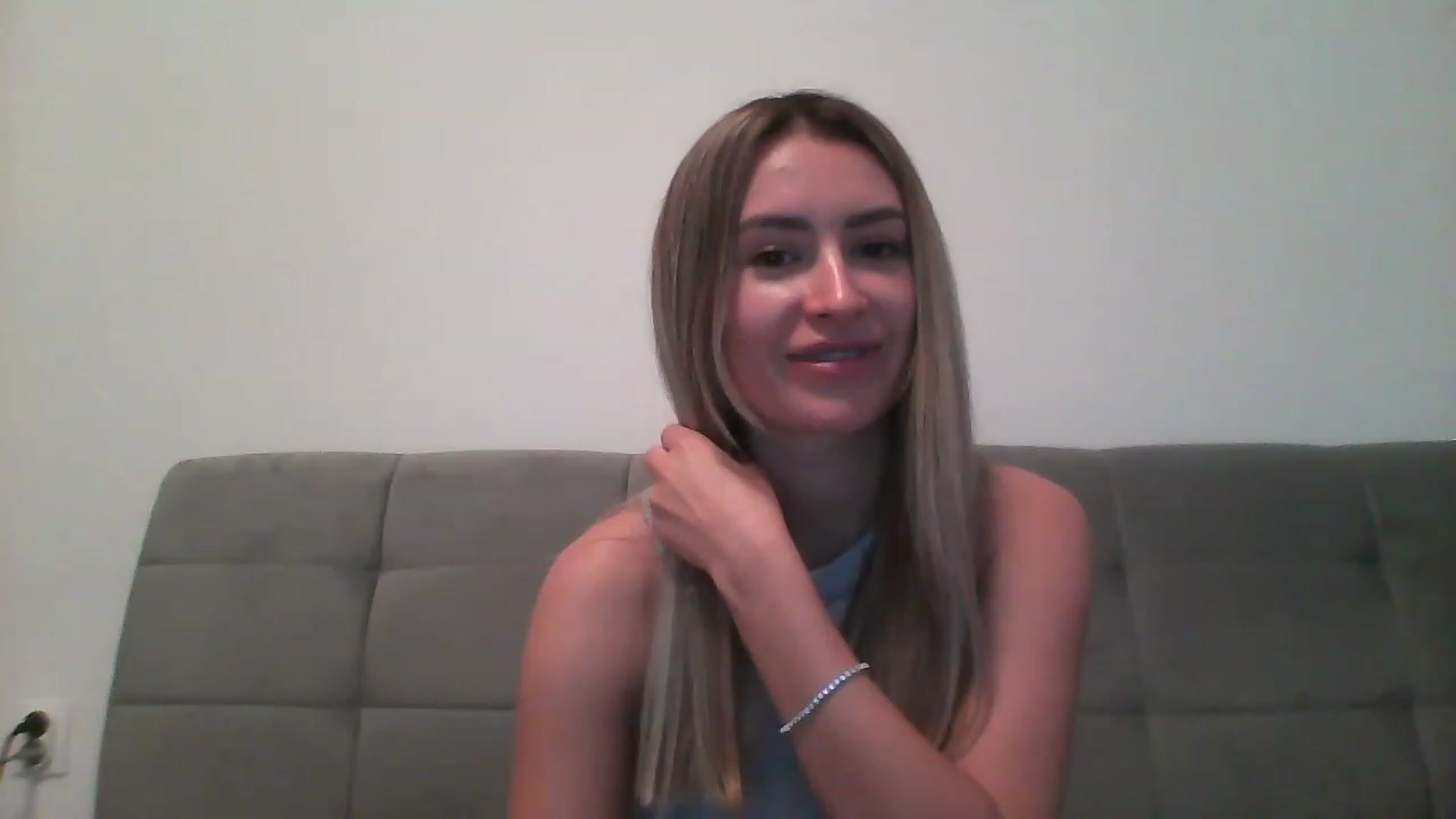 Gallery image thumbnail from Elin39's myfreecams stream on, 04/05/2023, 15:34 image 6 of 20