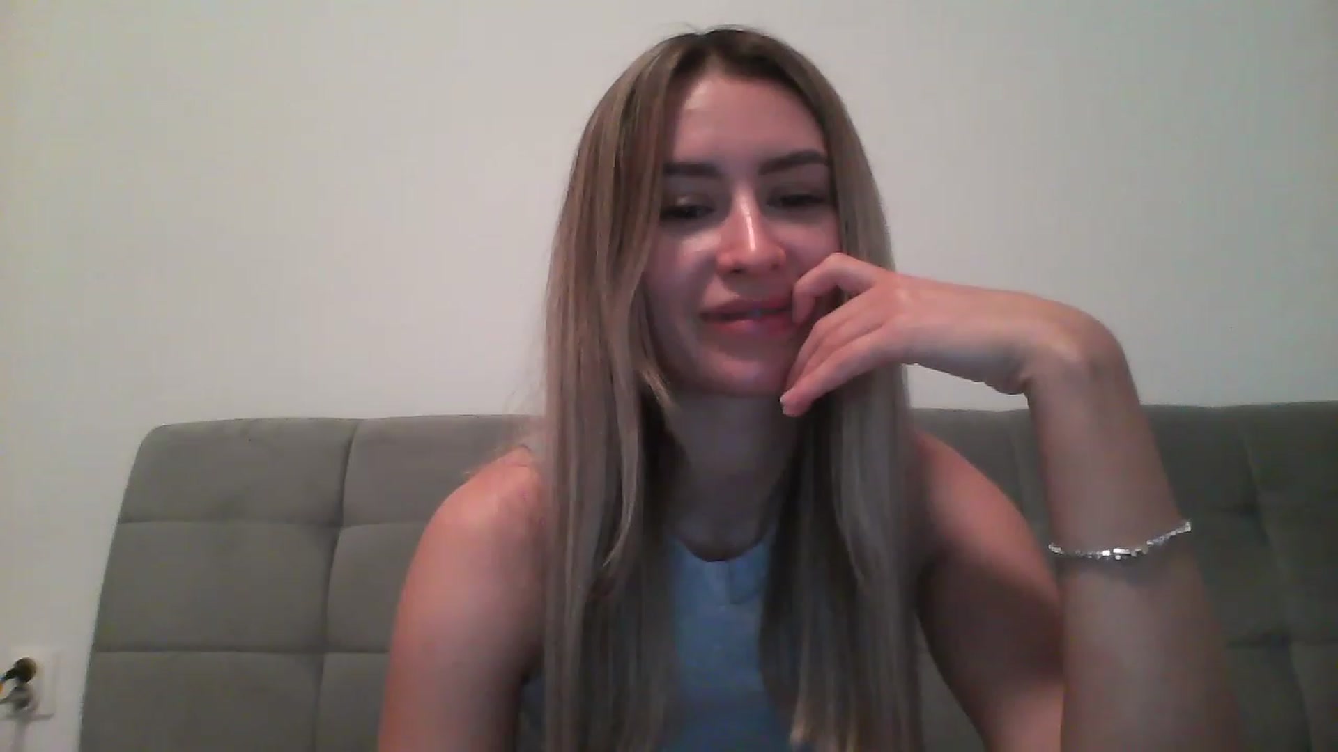 Gallery image thumbnail from Elin39's myfreecams stream on, 04/05/2023, 15:34 image 18 of 20
