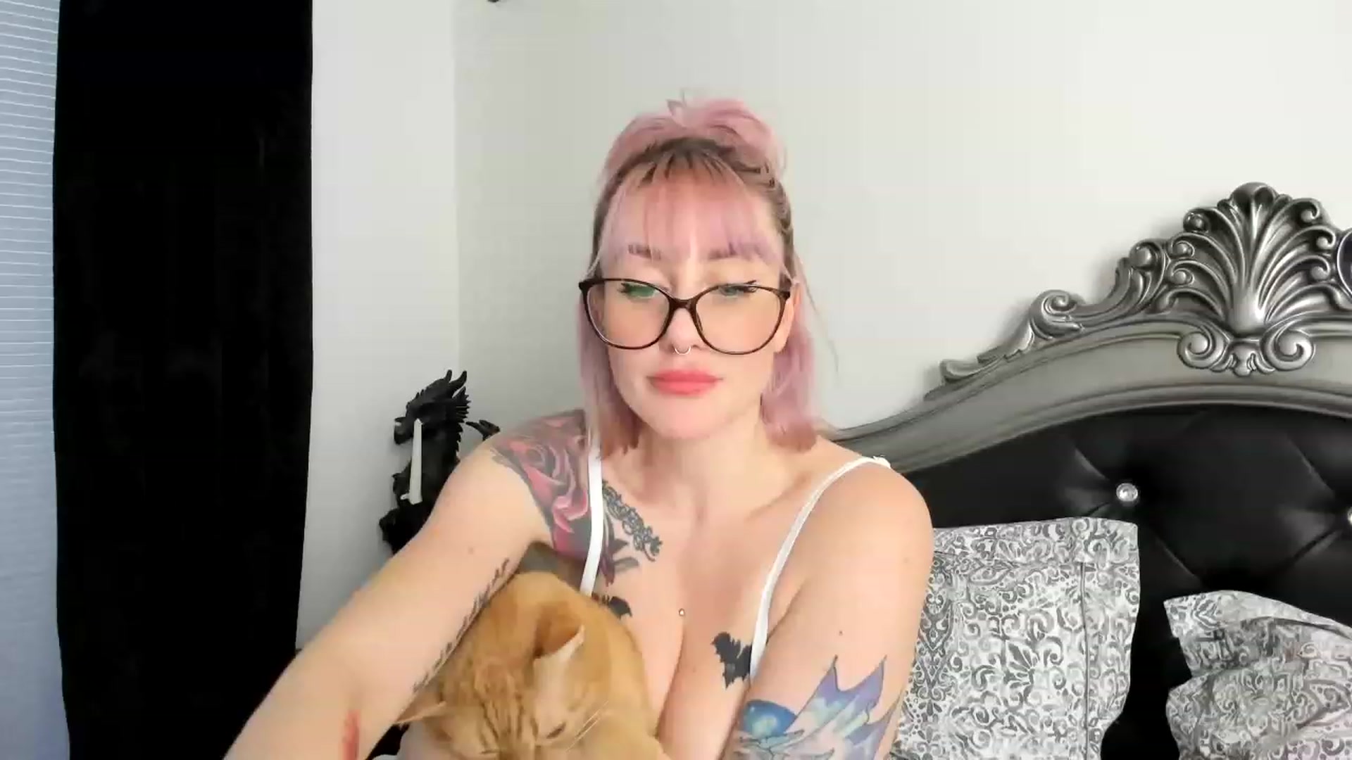 Gallery image thumbnail from Elis_Bathory's myfreecams stream on, 12/07/2022, 11:27 image 14 of 20