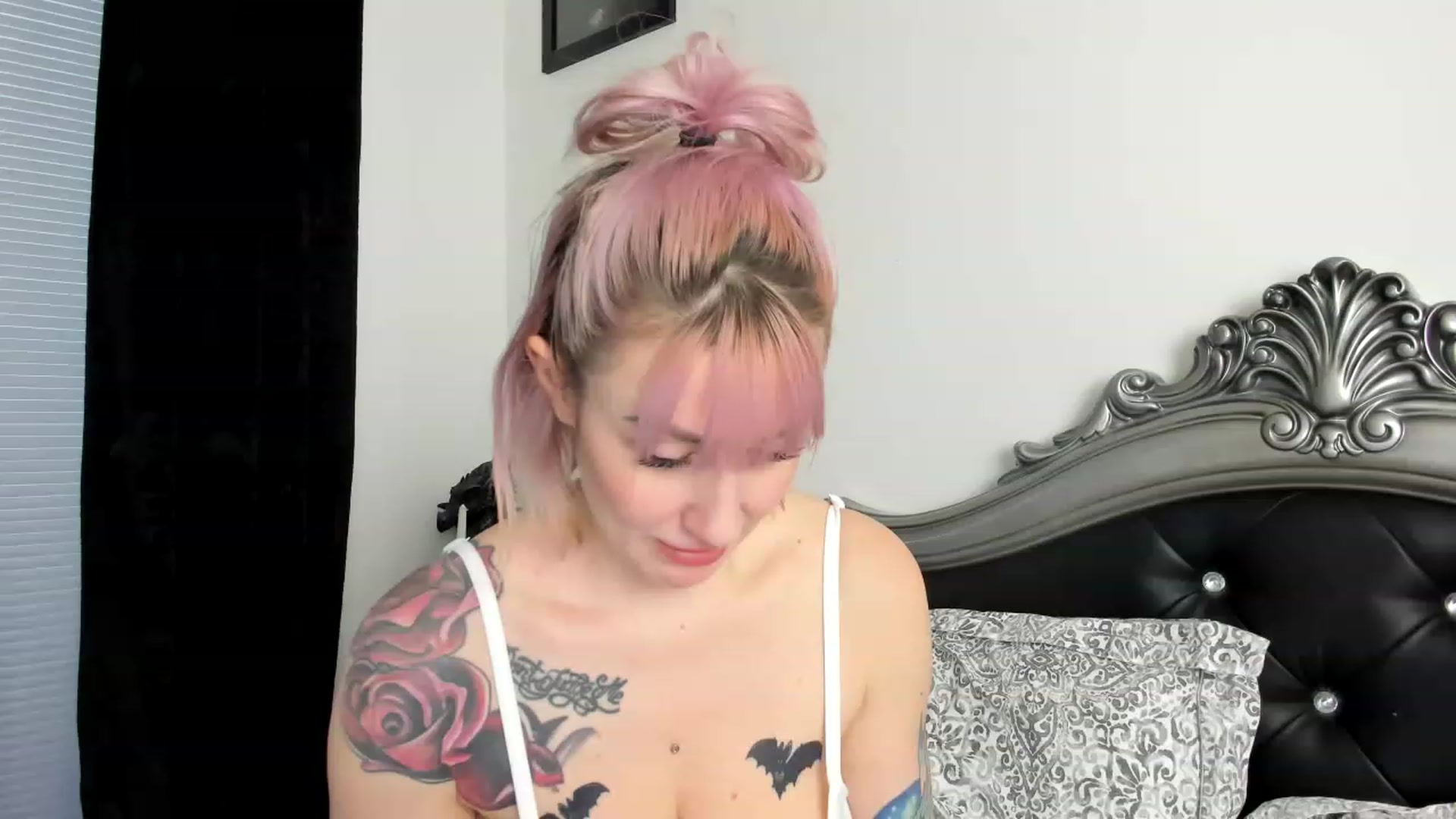 Gallery image thumbnail from Elis_Bathory's myfreecams stream on, 12/07/2022, 11:27 image 4 of 20