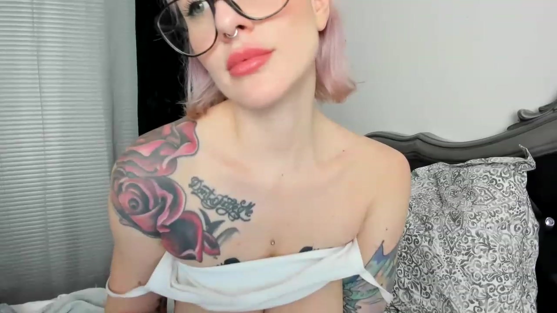 Gallery image thumbnail from Elis_Bathory's myfreecams stream on, 12/07/2022, 18:09 image 19 of 20