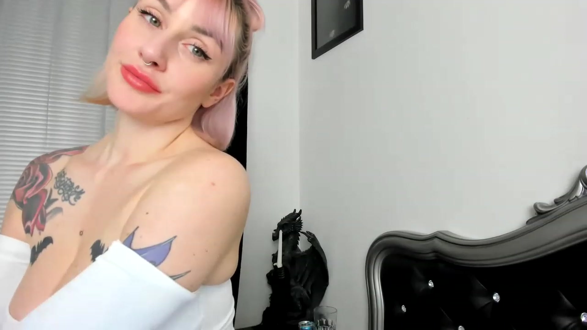 Gallery image thumbnail from Elis_Bathory's myfreecams stream on, 12/09/2022, 18:27 image 18 of 20