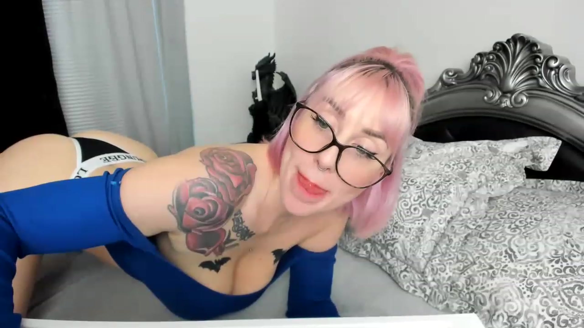 Gallery image thumbnail from Elis_Bathory's myfreecams stream on, 01/20/2023, 08:08 image 9 of 20