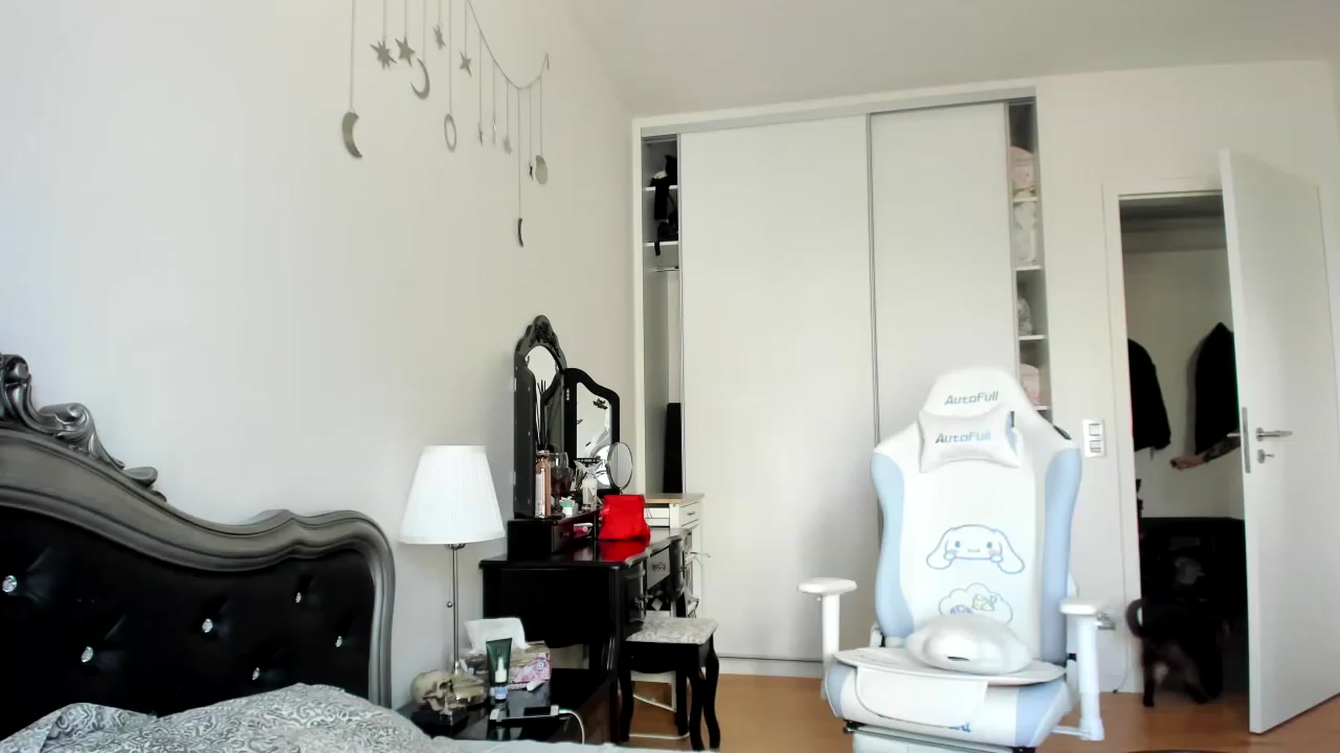 Gallery image thumbnail from Elis_Bathory's myfreecams stream on, 02/28/2023, 12:29 image 15 of 20