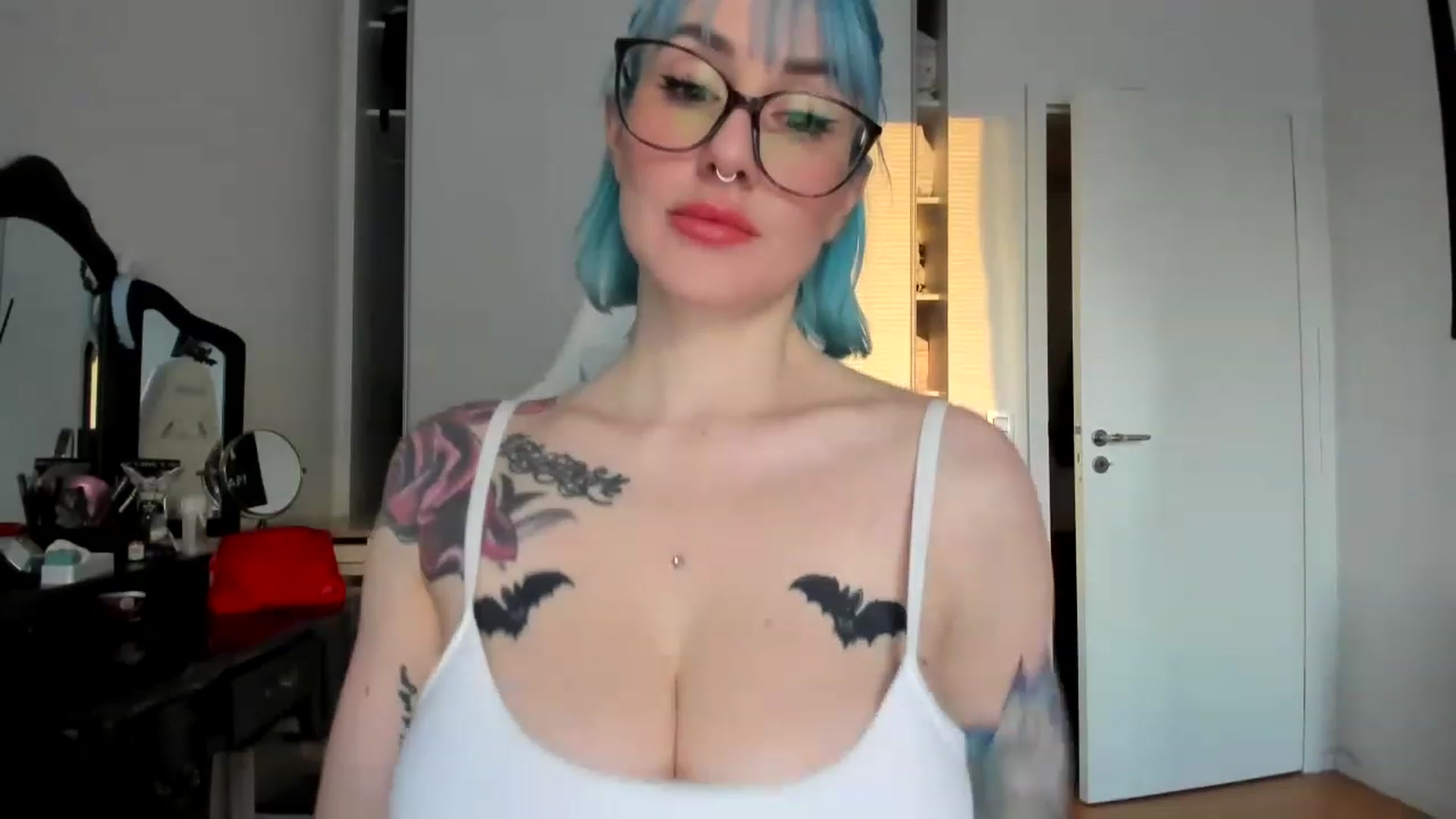 Gallery image thumbnail from Elis_Bathory's myfreecams stream on, 03/03/2023, 16:31 image 12 of 20