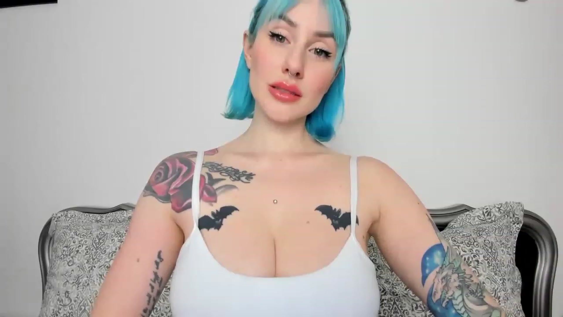 Gallery image thumbnail from Elis_Bathory's myfreecams stream on, 04/15/2023, 18:29 image 3 of 20