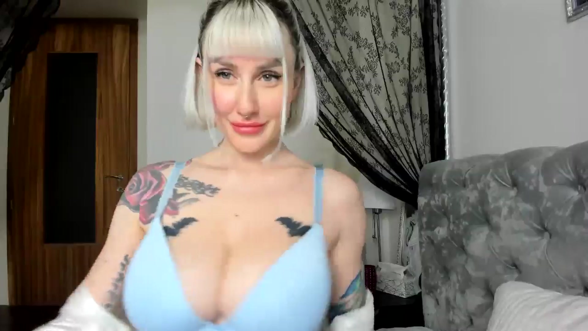 Gallery image thumbnail from Elis_Bathory's myfreecams stream on, 05/26/2024, 21:56 image 3 of 20