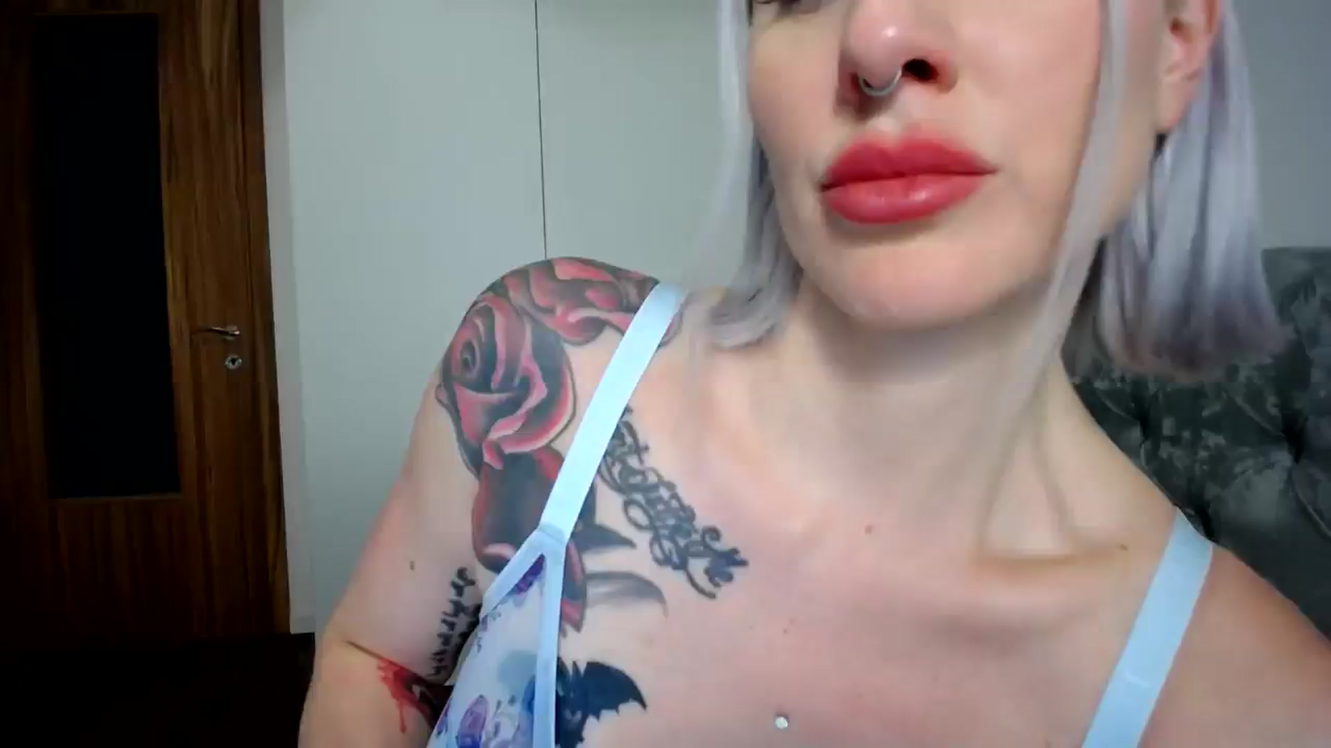 Gallery image thumbnail from Elis_Bathory's myfreecams stream on, 08/03/2024, 21:02 image 11 of 20