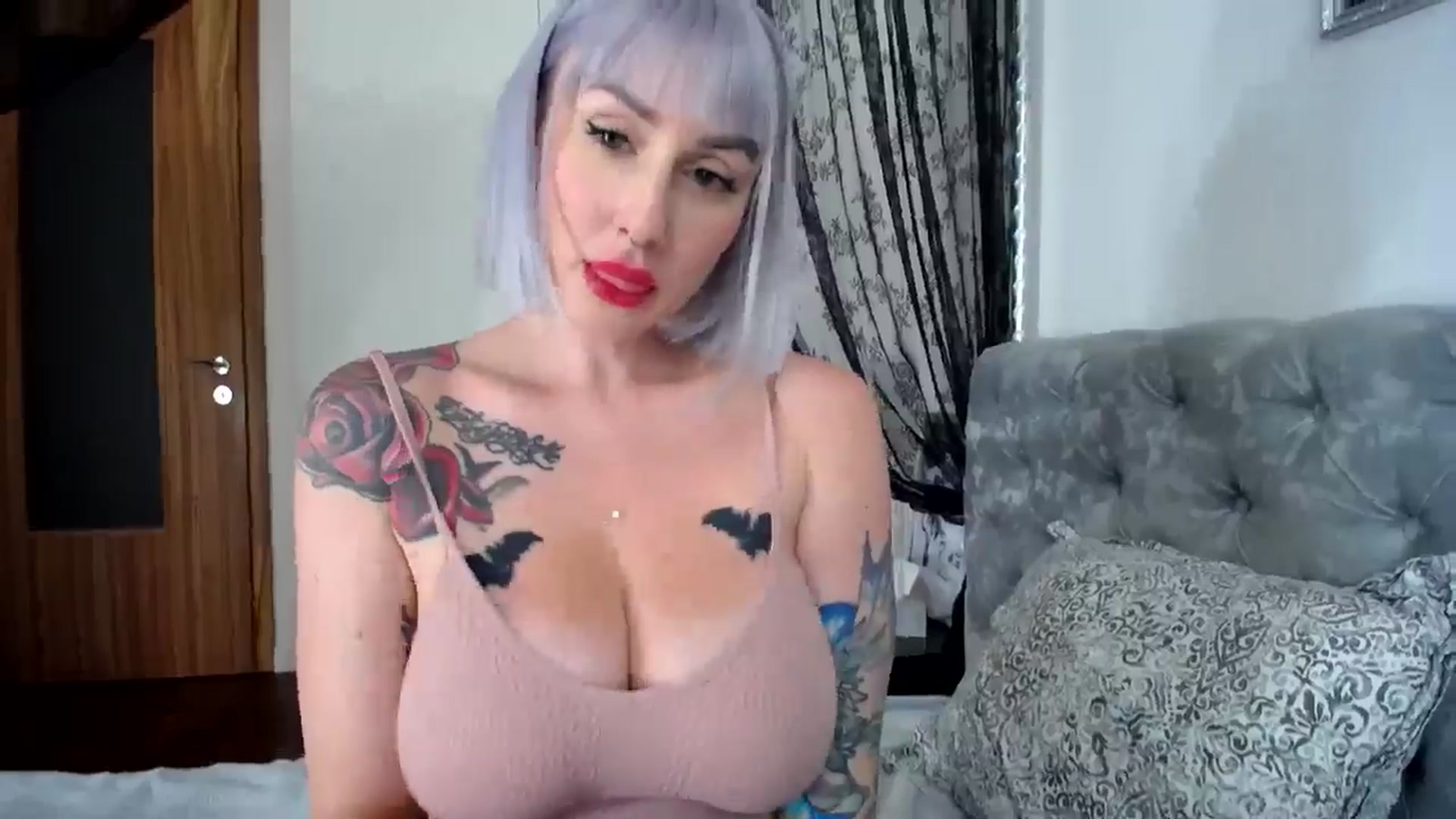 Gallery image thumbnail from Elis_Bathory's myfreecams stream on, 08/27/2024, 14:29 image 19 of 20