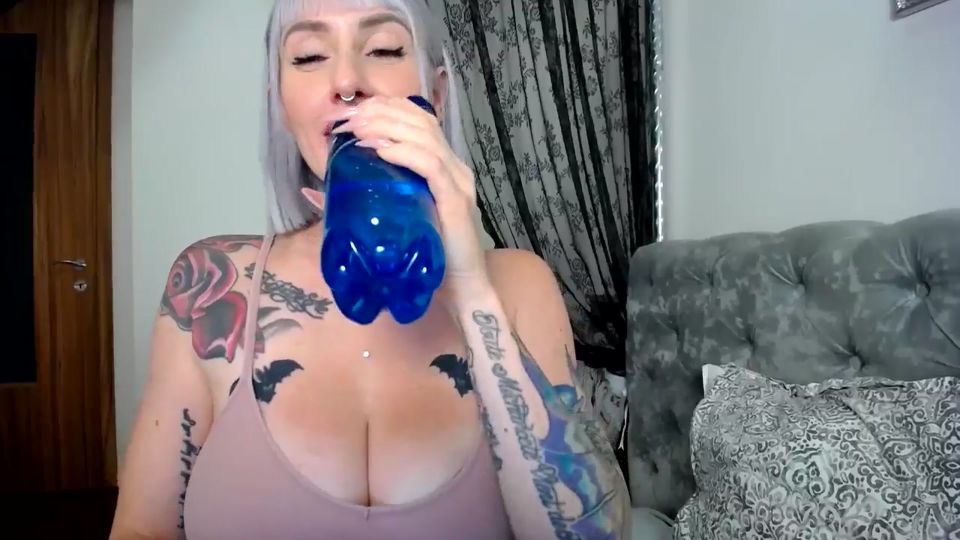 Gallery image thumbnail from Elis_Bathory's myfreecams stream on, 08/27/2024, 19:16 image 18 of 20