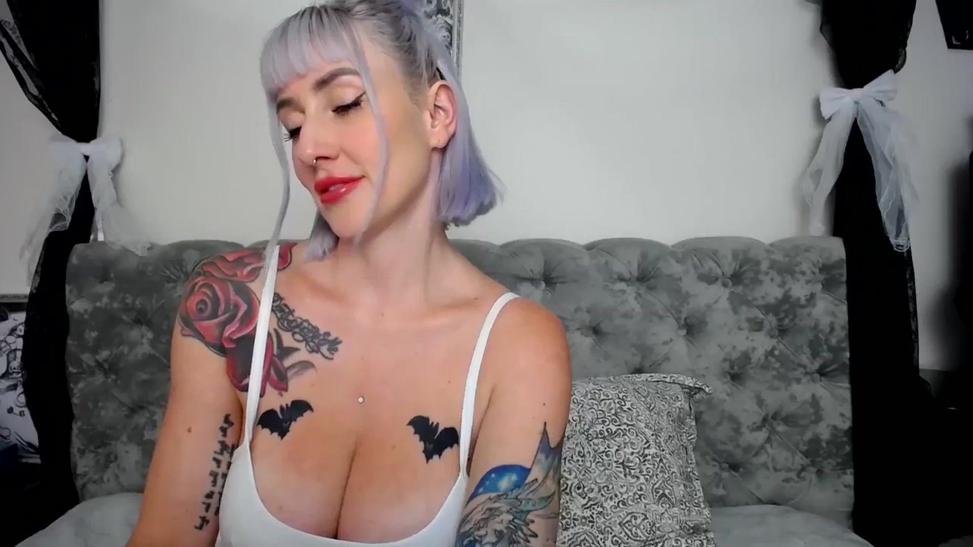 Gallery image thumbnail from Elis_Bathory's myfreecams stream on, 09/10/2024, 18:46 image 2 of 20
