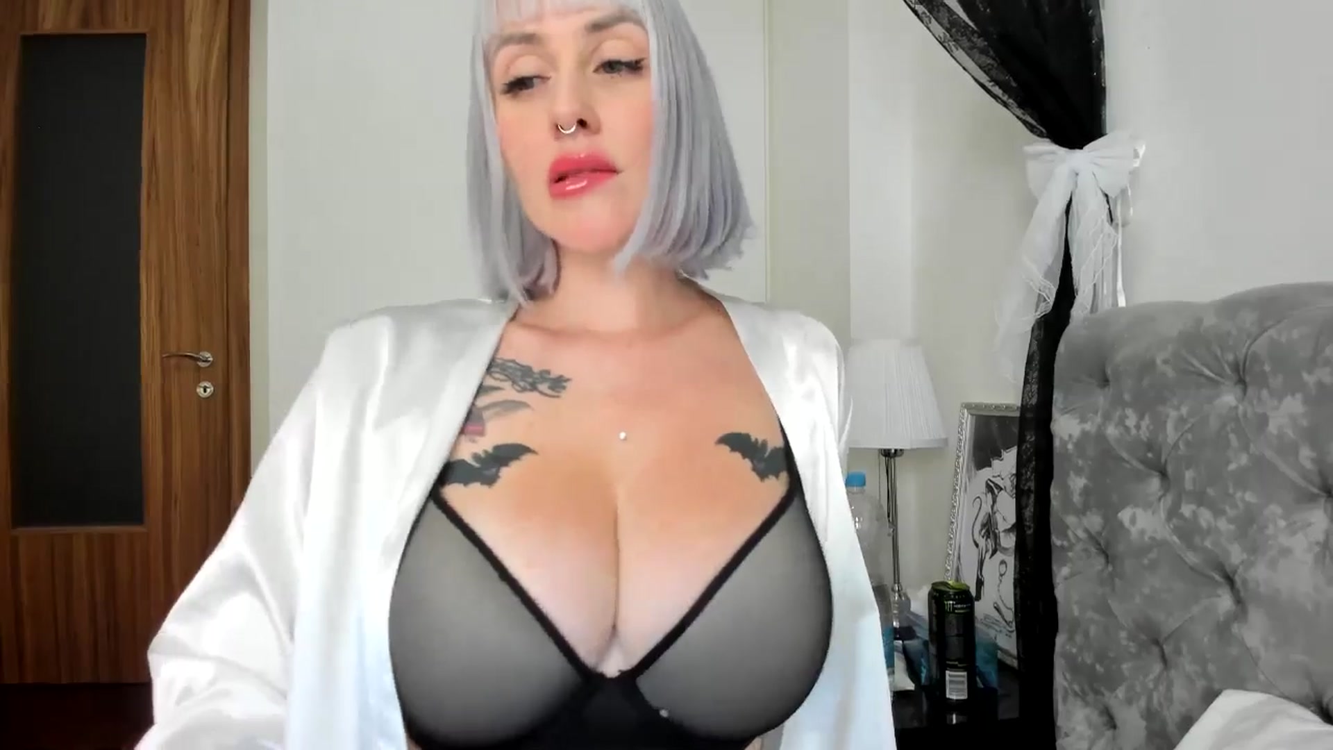 Gallery image thumbnail from Elis_Bathory's myfreecams stream on, 09/19/2024, 22:07 image 10 of 20