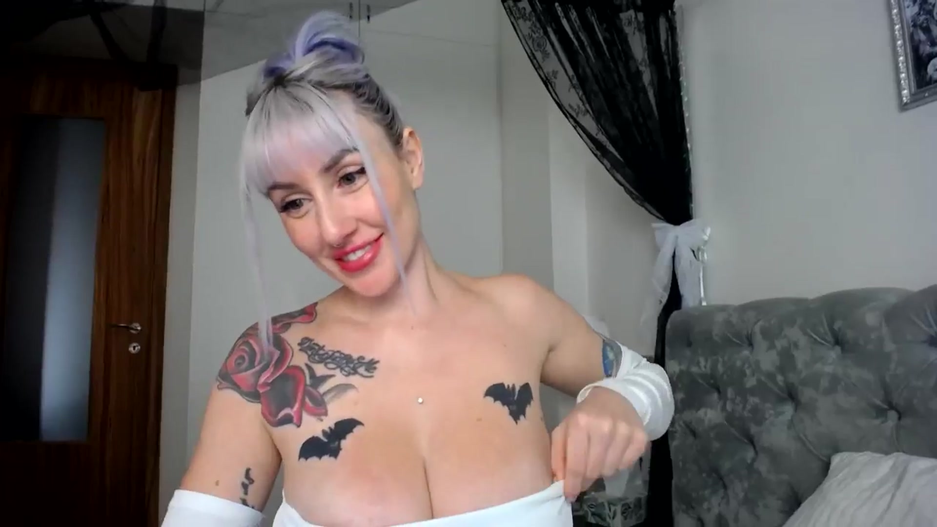 Gallery image thumbnail from Elis_Bathory's myfreecams stream on, 10/01/2024, 08:20 image 12 of 20