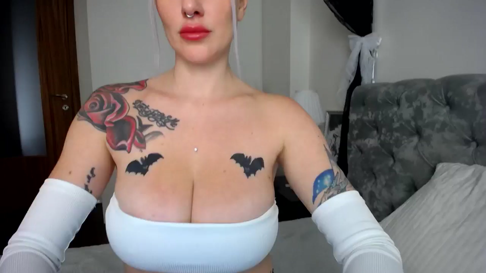 Gallery image thumbnail from Elis_Bathory's myfreecams stream on, 10/01/2024, 08:20 image 13 of 20