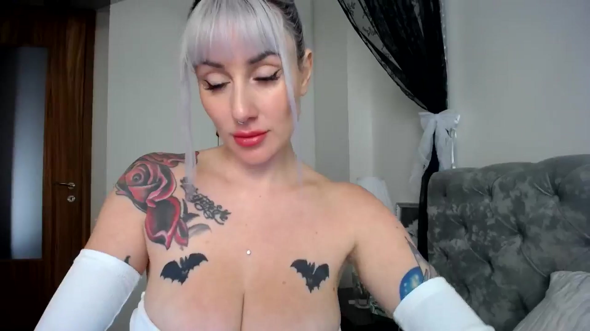 Gallery image thumbnail from Elis_Bathory's myfreecams stream on, 10/01/2024, 08:20 image 5 of 20