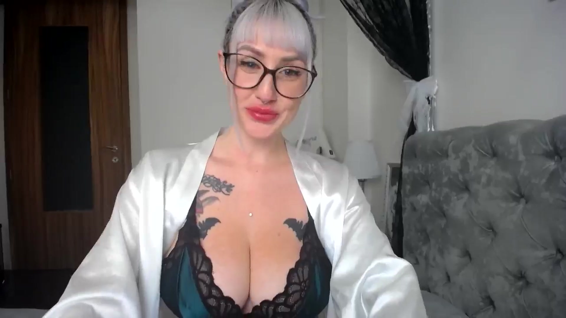 Gallery image thumbnail from Elis_Bathory's myfreecams stream on, 10/03/2024, 13:39 image 15 of 20