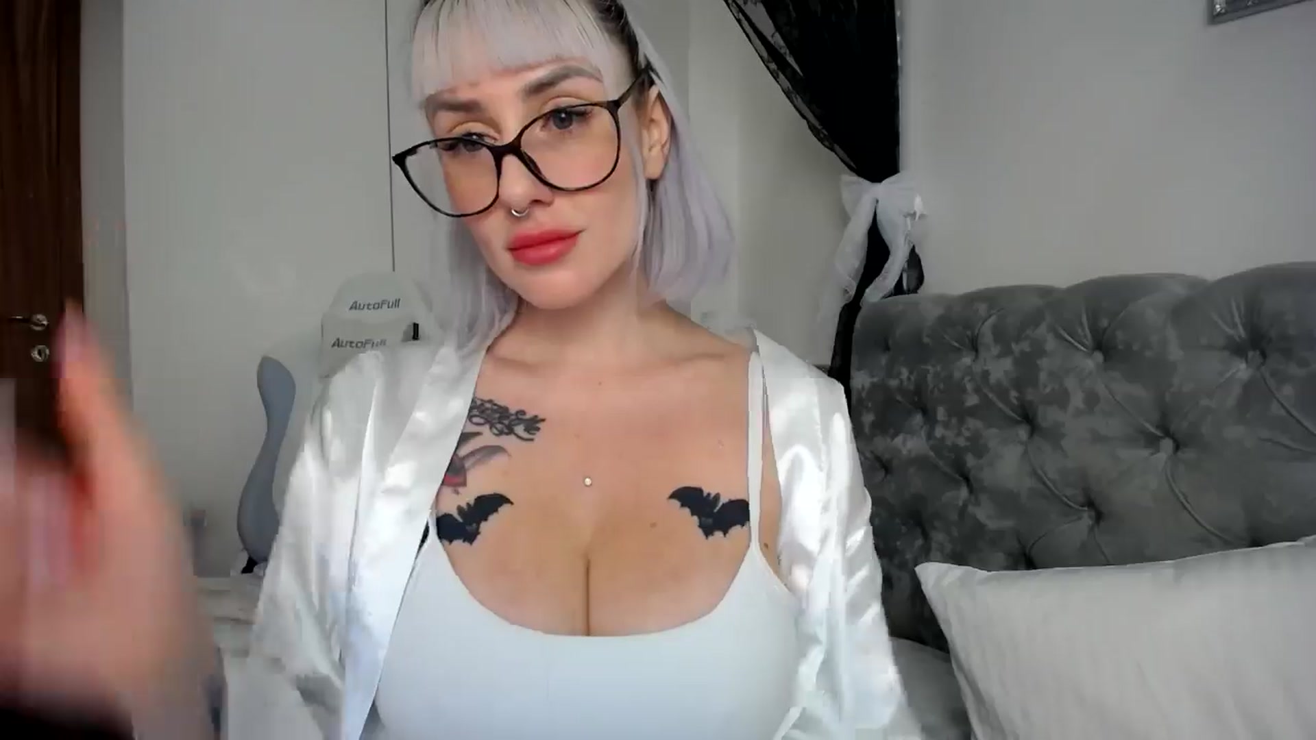 Gallery image thumbnail from Elis_Bathory's myfreecams stream on, 10/22/2024, 15:19 image 3 of 20