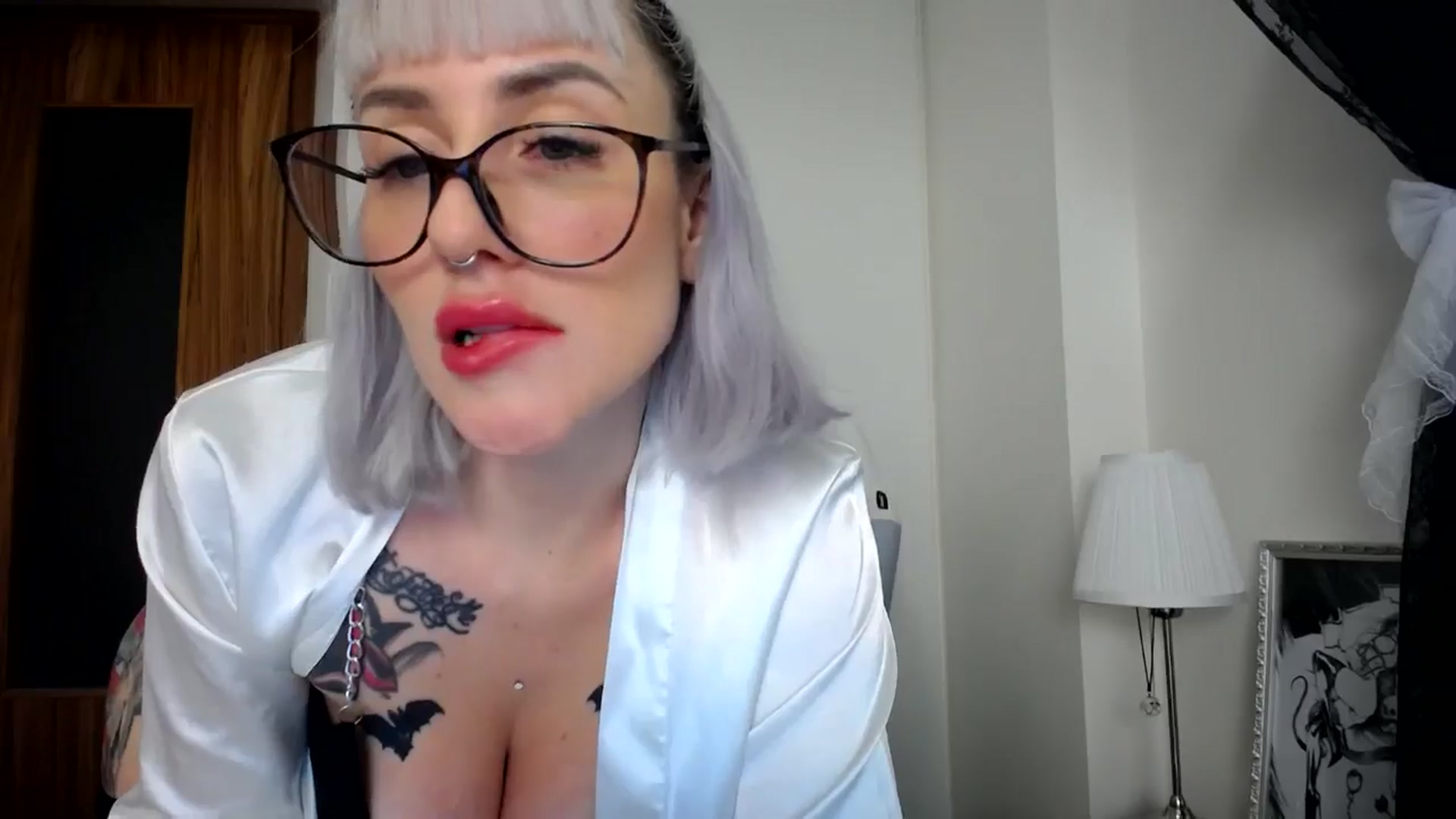 Gallery image thumbnail from Elis_Bathory's myfreecams stream on, 10/24/2024, 22:07 image 17 of 20