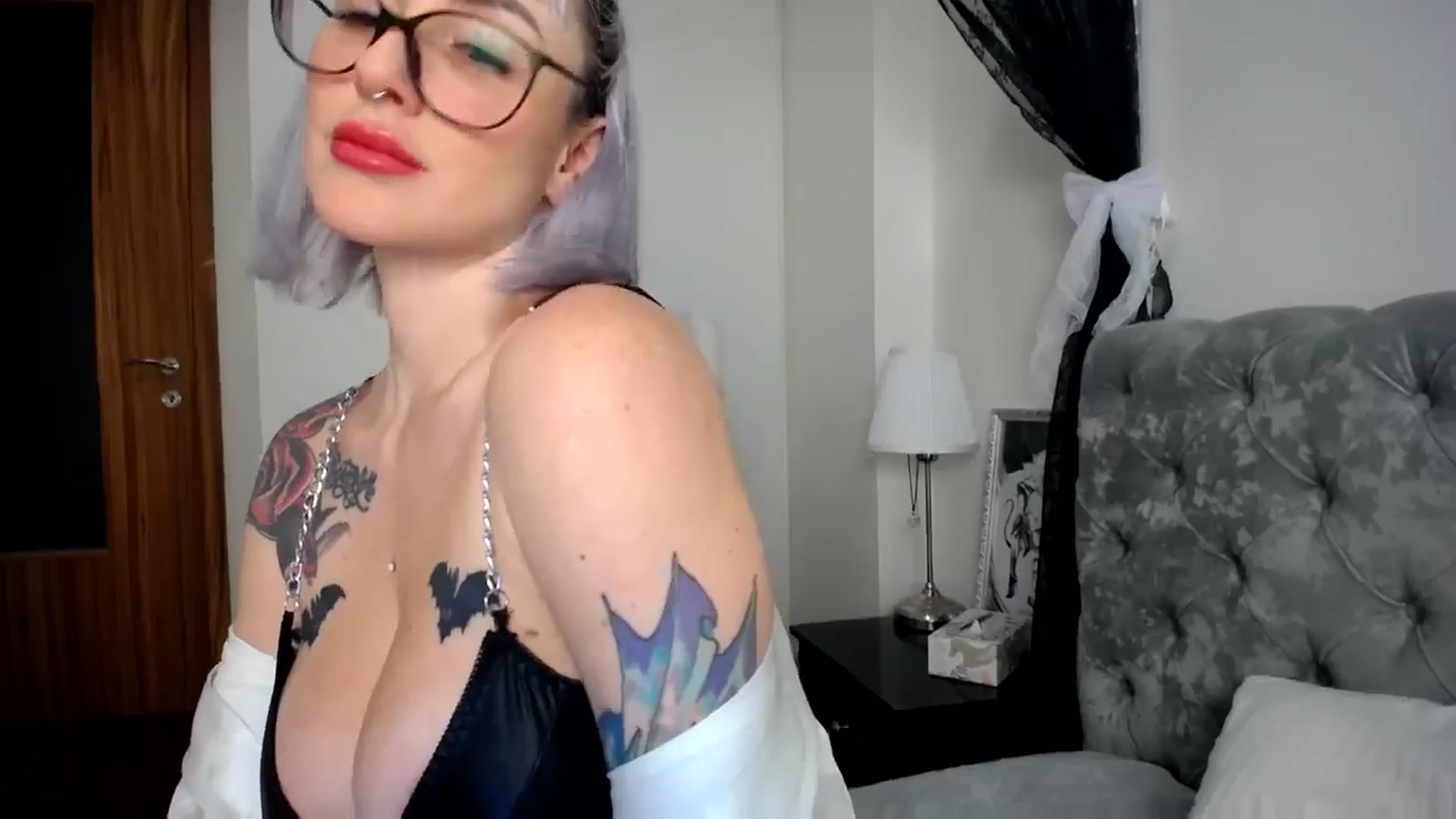 Gallery image thumbnail from Elis_Bathory's myfreecams stream on, 10/24/2024, 22:07 image 10 of 20