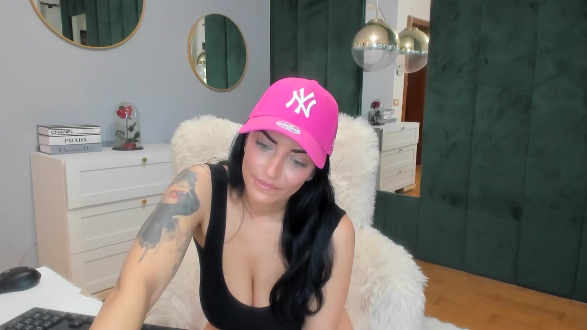 Gallery image thumbnail from ElisaBaxter's myfreecams stream on, 10/26/2025, 11:26 image 13 of 20