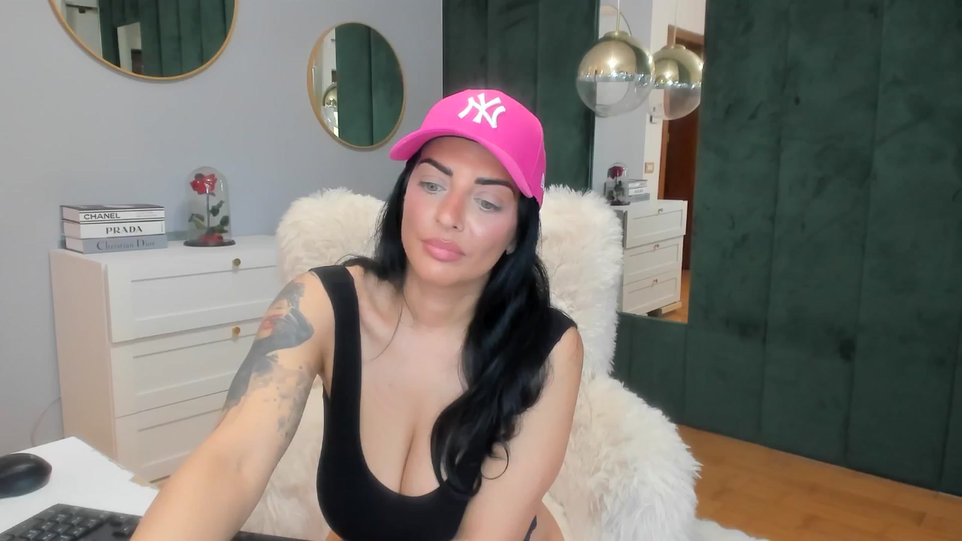 Gallery image thumbnail from ElisaBaxter's myfreecams stream on, 10/26/2025, 11:26 image 10 of 20