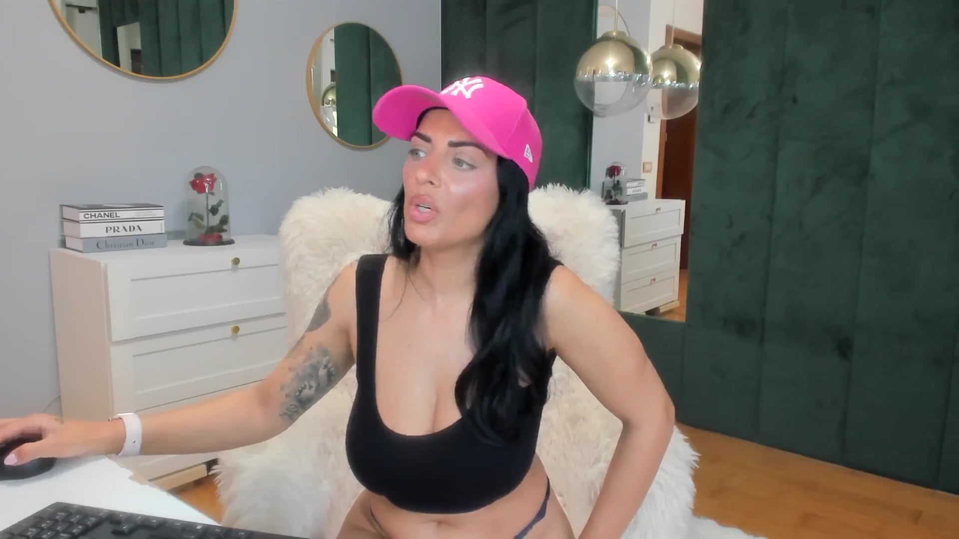 Gallery image thumbnail from ElisaBaxter's myfreecams stream on, 10/26/2025, 11:26 image 12 of 20