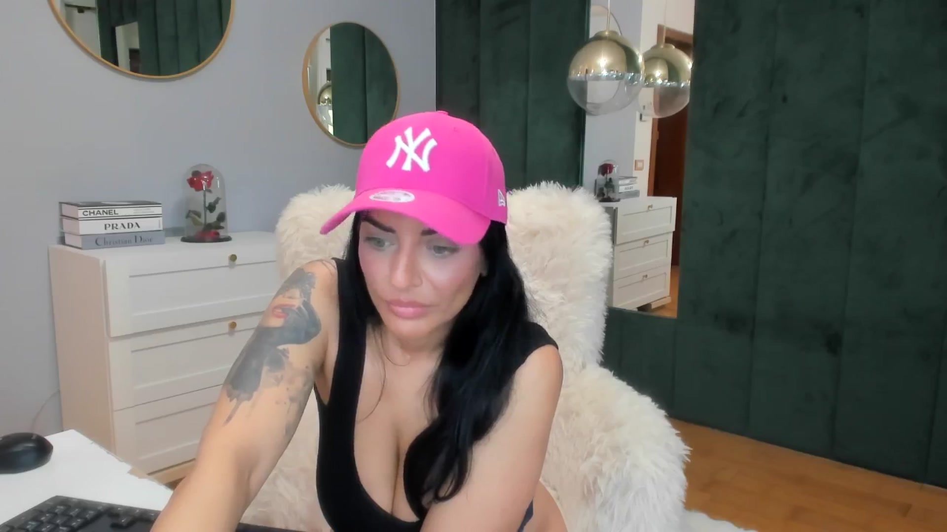 Gallery image thumbnail from ElisaBaxter's myfreecams stream on, 10/26/2025, 11:26 image 14 of 20