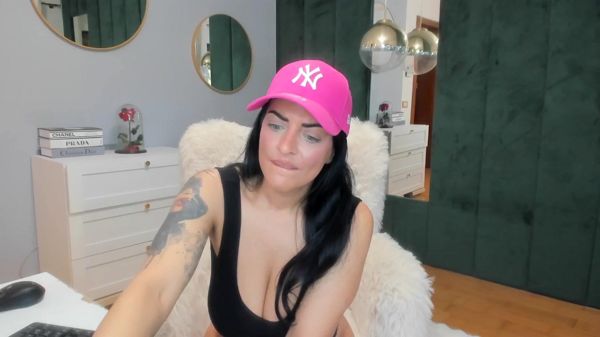 Gallery image thumbnail from ElisaBaxter's myfreecams stream on, 10/26/2025, 11:50 image 7 of 20