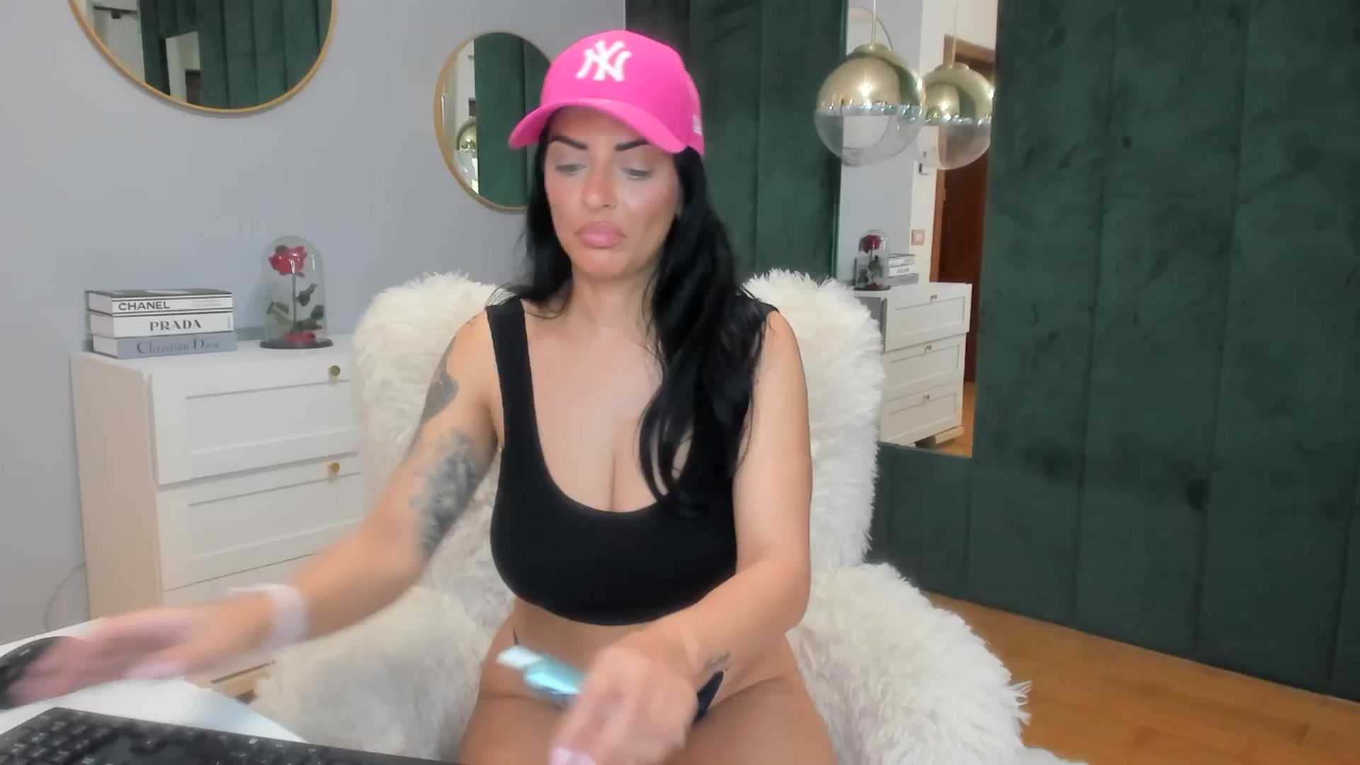 Gallery image thumbnail from ElisaBaxter's myfreecams stream on, 10/26/2025, 11:50 image 13 of 20