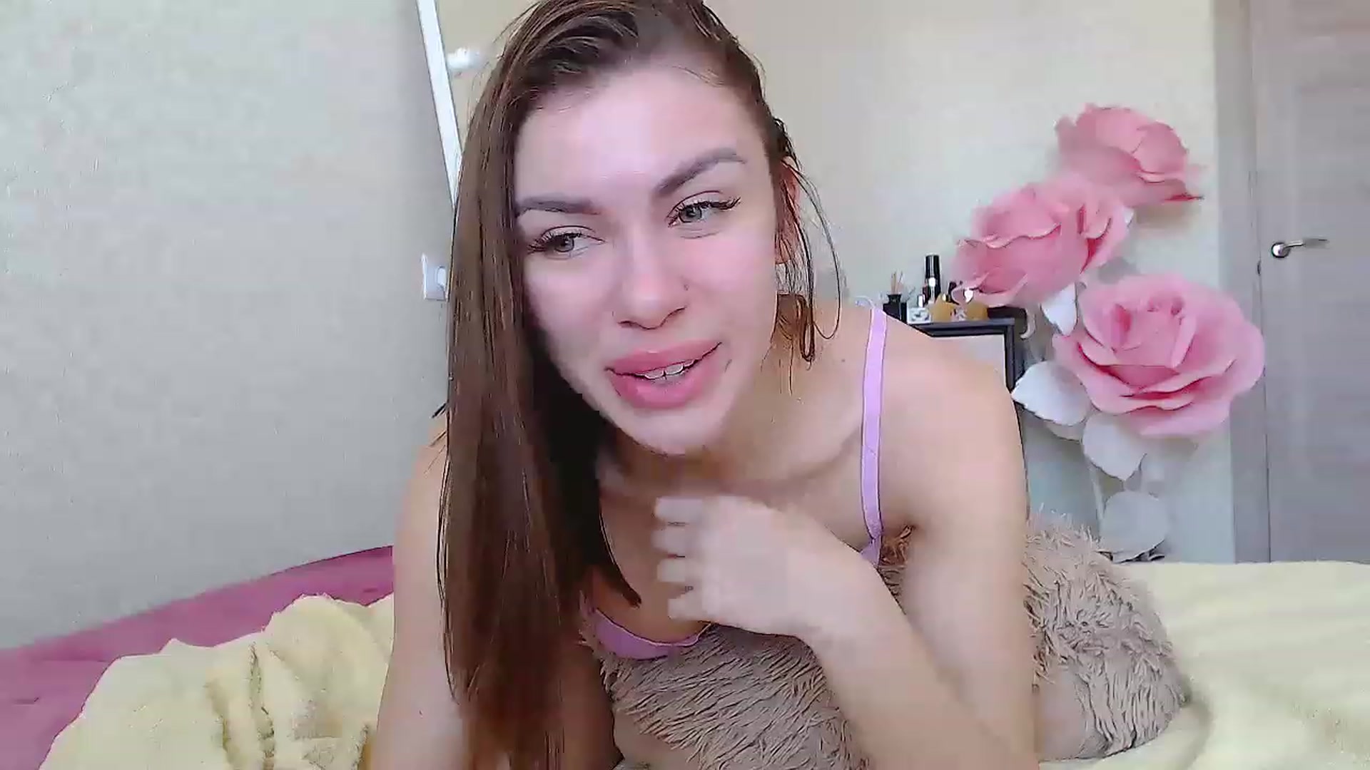Gallery image thumbnail from EliseFoxx's myfreecams stream on, 11/18/2022, 05:34 image 15 of 20