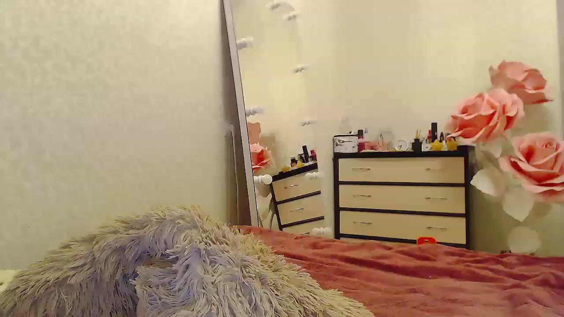 Gallery image thumbnail from EliseFoxx's myfreecams stream on, 11/23/2022, 07:16 image 2 of 20