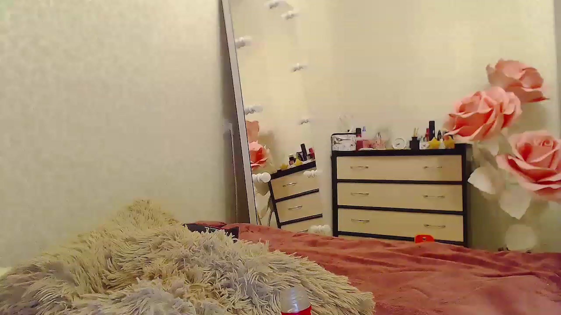 Gallery image thumbnail from EliseFoxx's myfreecams stream on, 11/23/2022, 07:16 image 10 of 20