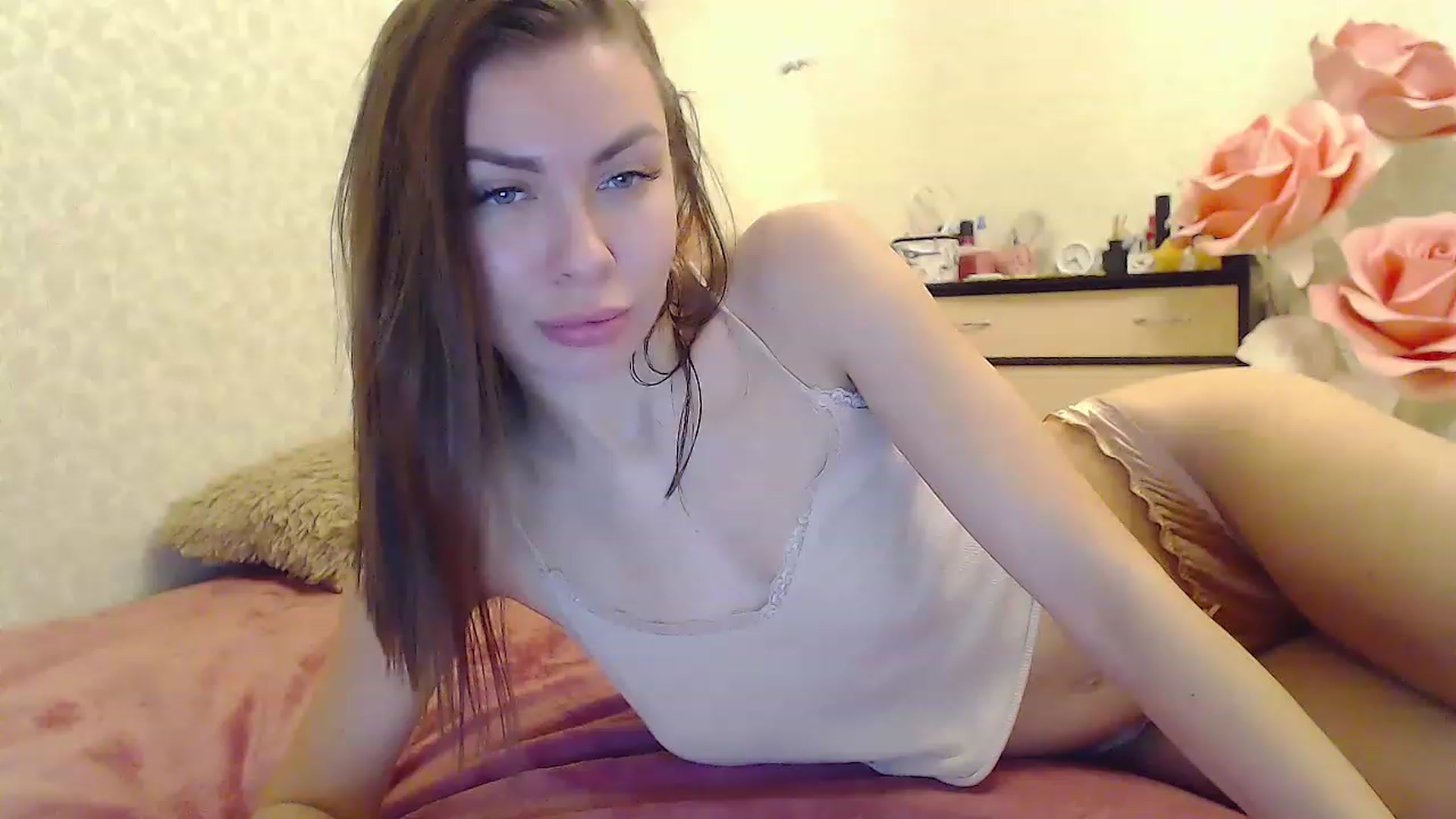Gallery image thumbnail from EliseFoxx's myfreecams stream on, 11/21/2022, 14:39 image 13 of 20