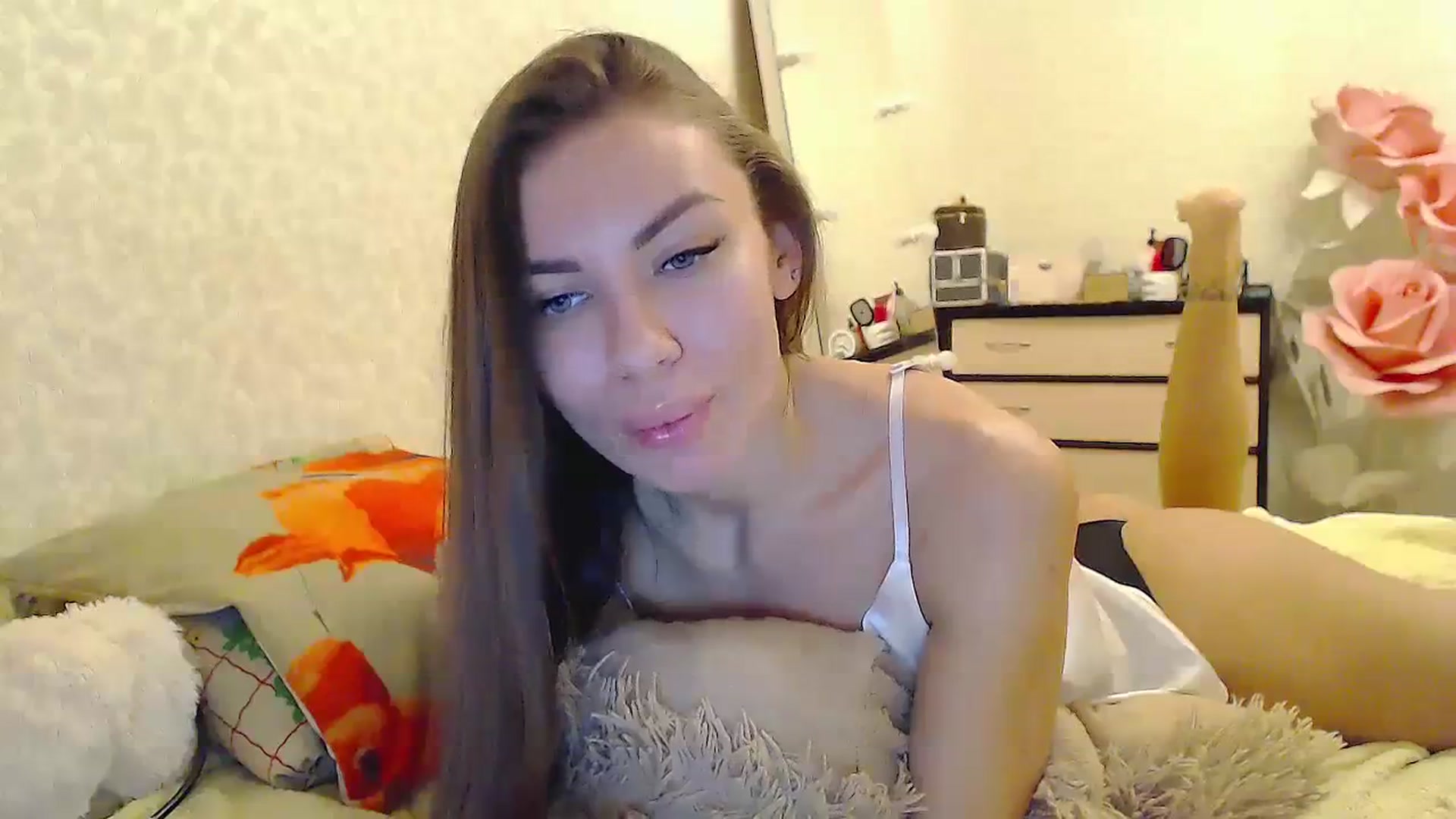 Gallery image thumbnail from EliseFoxx's myfreecams stream on, 11/23/2023, 14:30 image 8 of 20