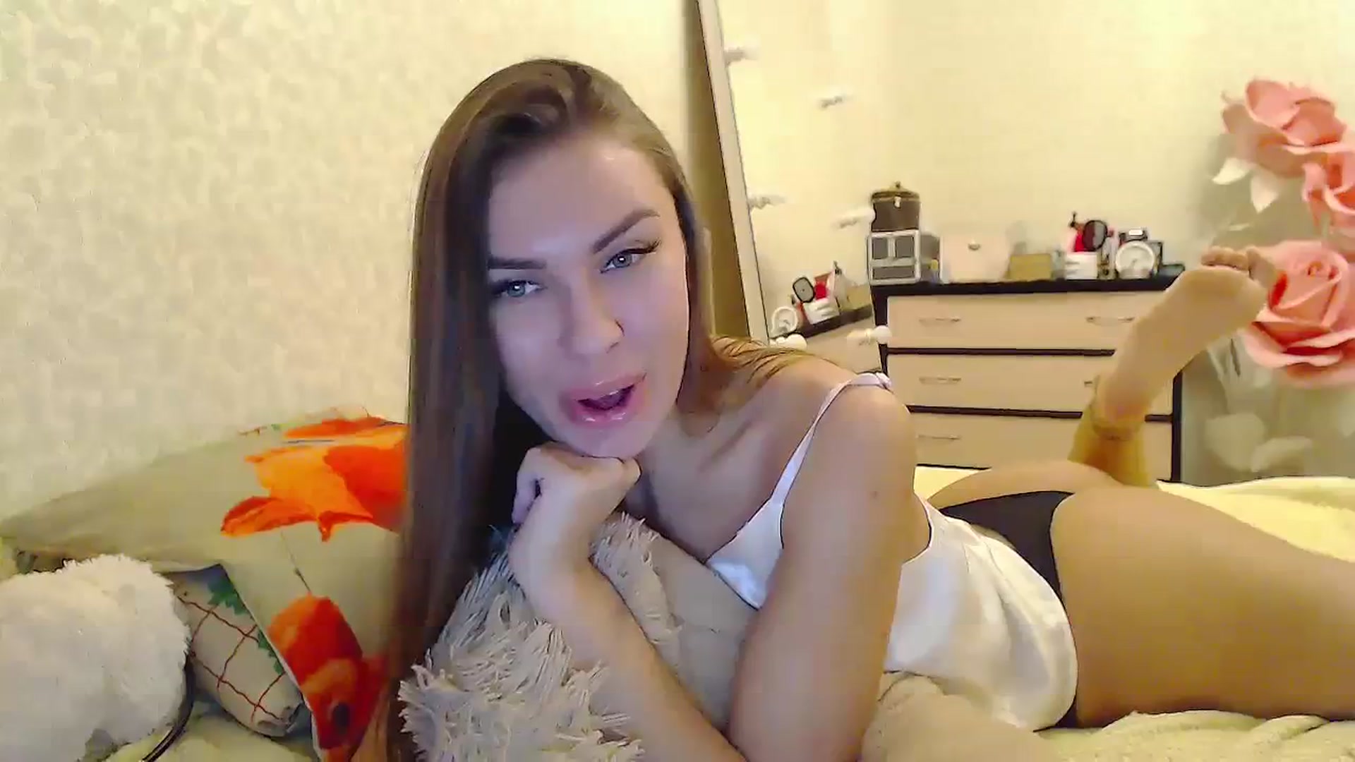 Gallery image thumbnail from EliseFoxx's myfreecams stream on, 11/23/2023, 14:30 image 4 of 20