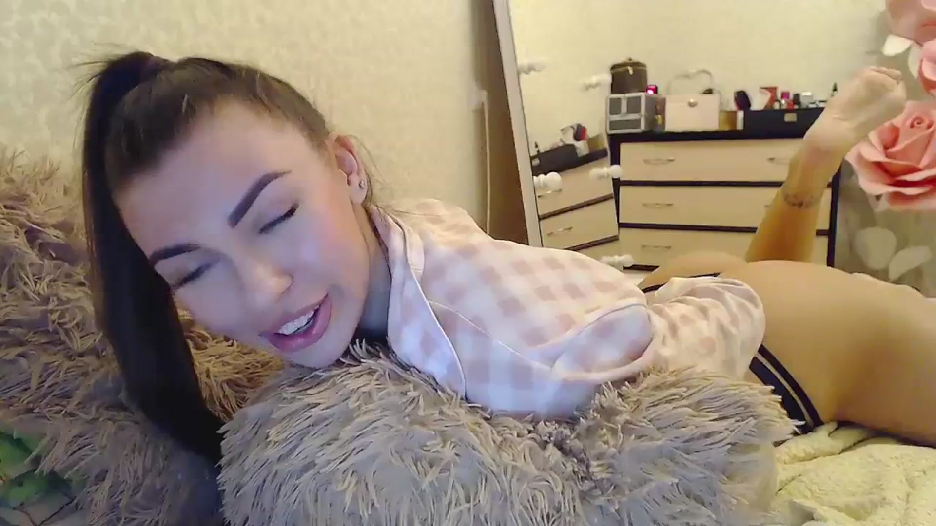 Gallery image thumbnail from EliseFoxx's myfreecams stream on, 02/12/2024, 13:26 image 16 of 20