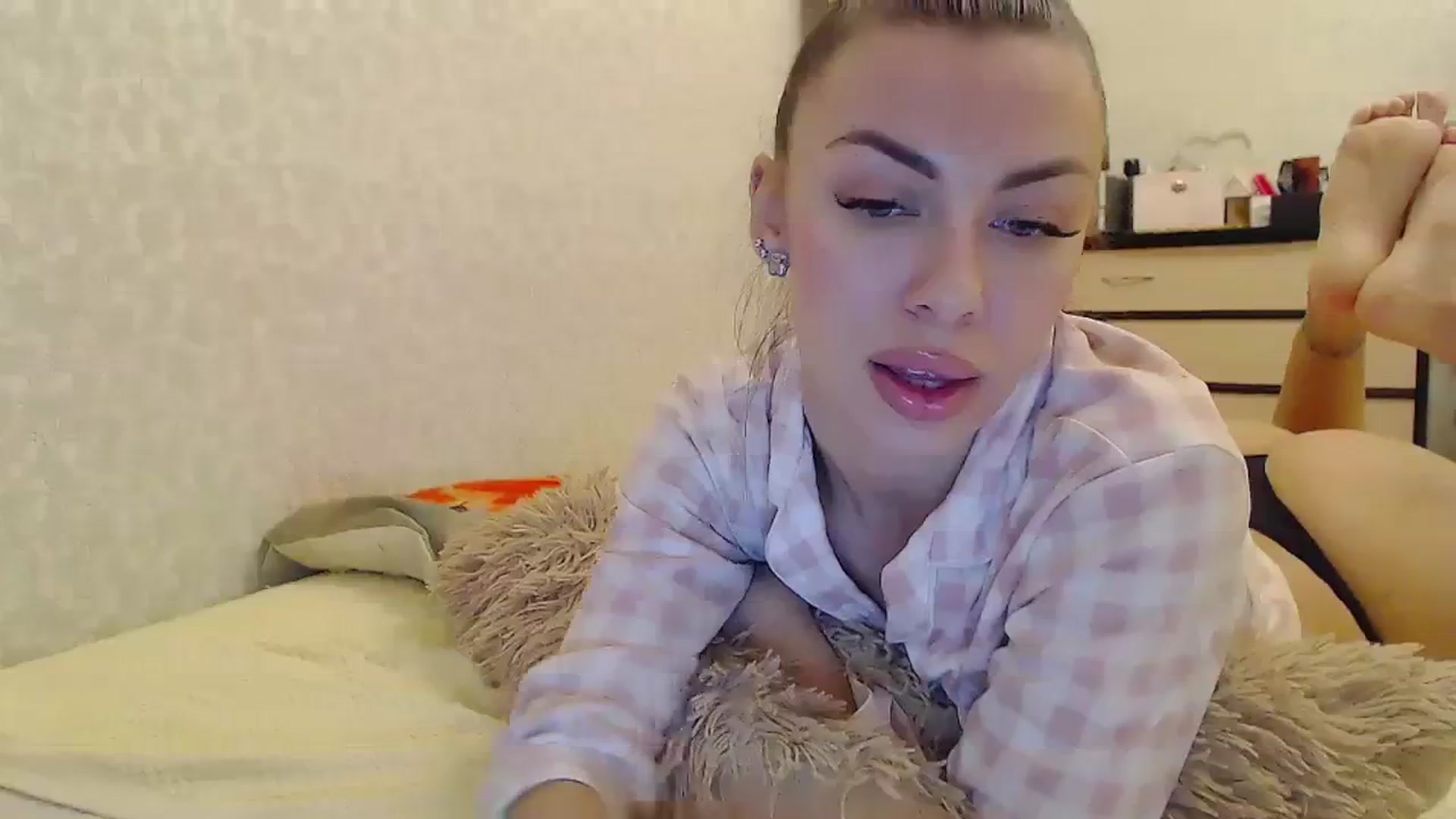 Gallery image thumbnail from EliseFoxx's myfreecams stream on, 02/24/2024, 14:09 image 2 of 20