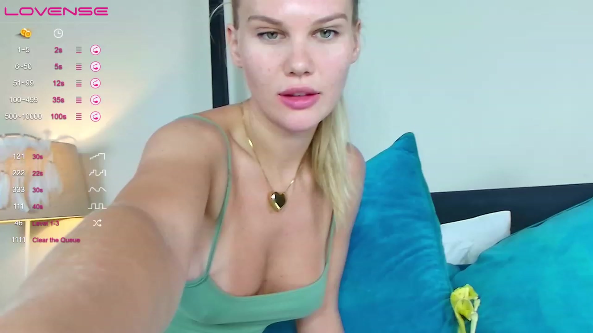 Gallery image thumbnail from Elise_wood's myfreecams stream on, 03/12/2023, 07:10 image 3 of 20