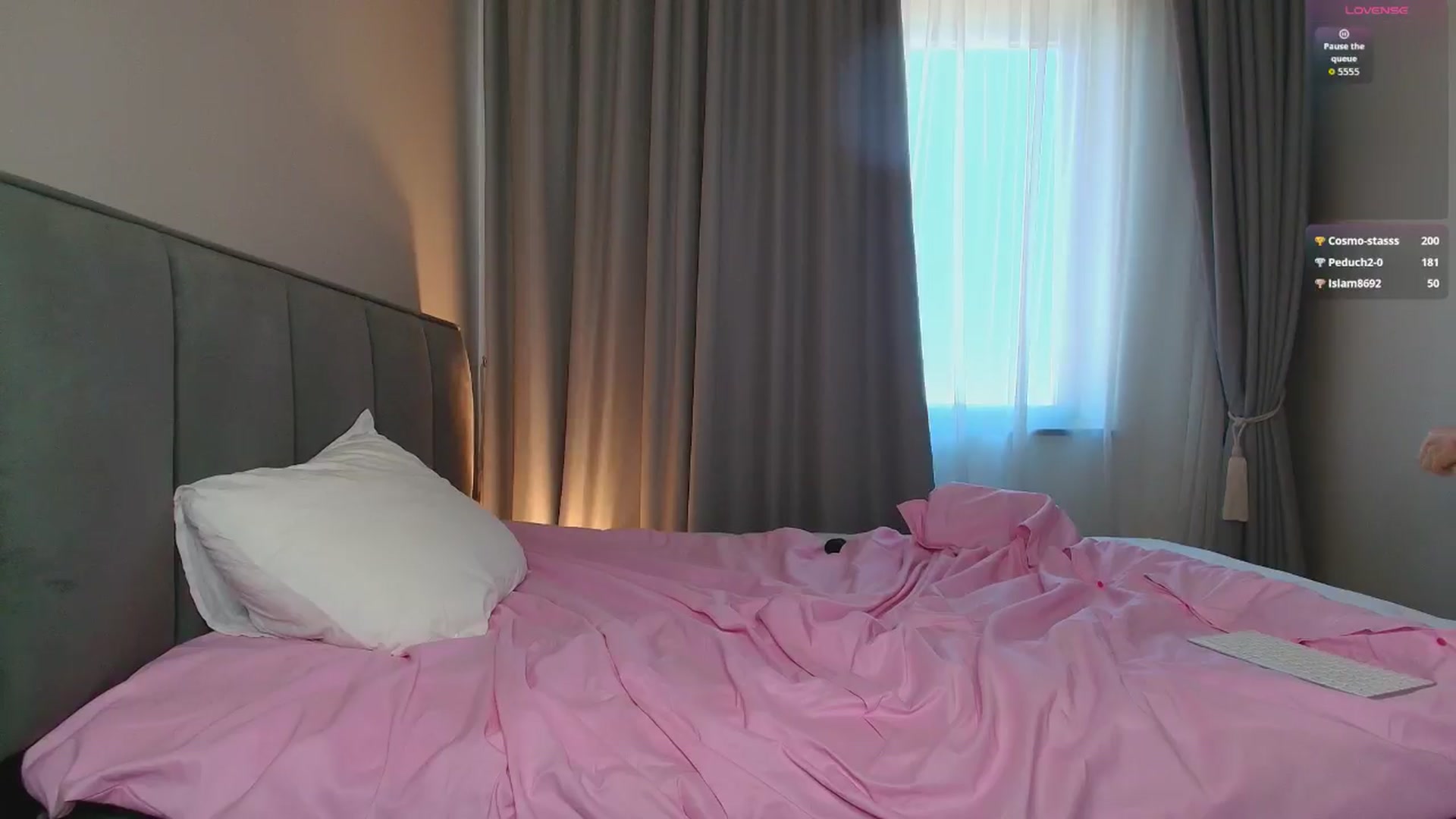Gallery image thumbnail from Elise_wood's myfreecams stream on, 08/25/2025, 07:18 image 6 of 20