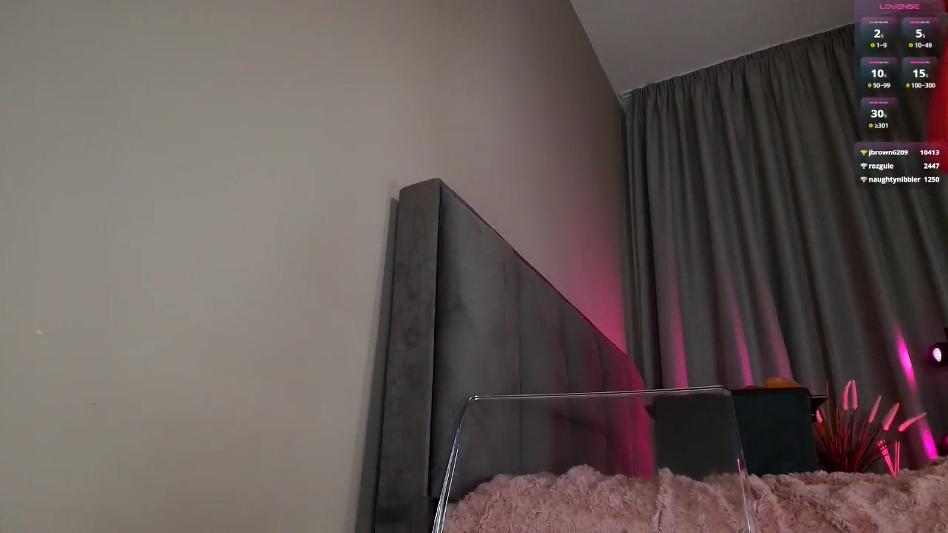 Gallery image thumbnail from Elise_wood's myfreecams stream on, 09/17/2025, 05:15 image 18 of 20