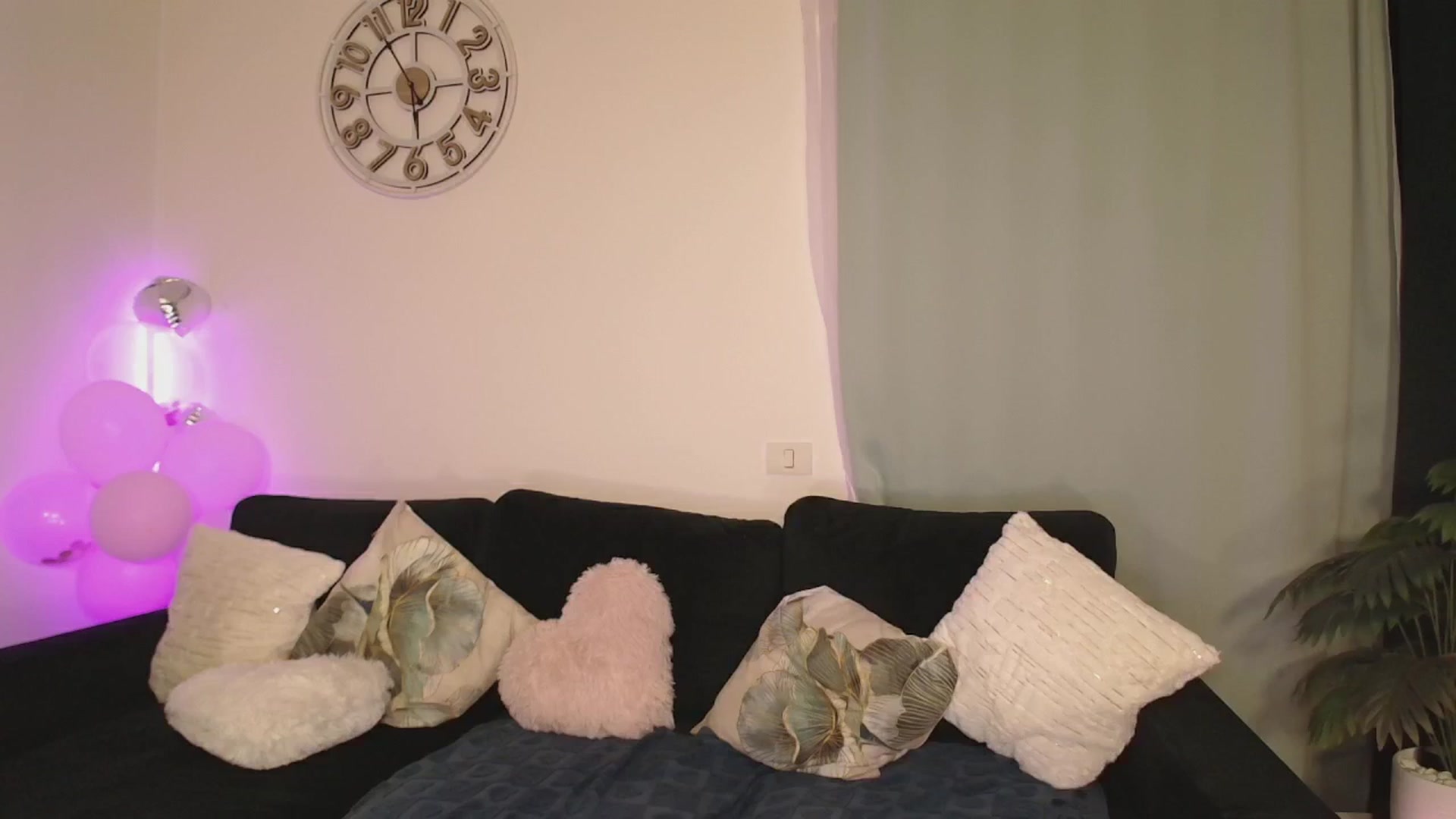 Gallery image thumbnail from ElissaBeats's myfreecams stream on, 10/27/2025, 03:41 image 16 of 20