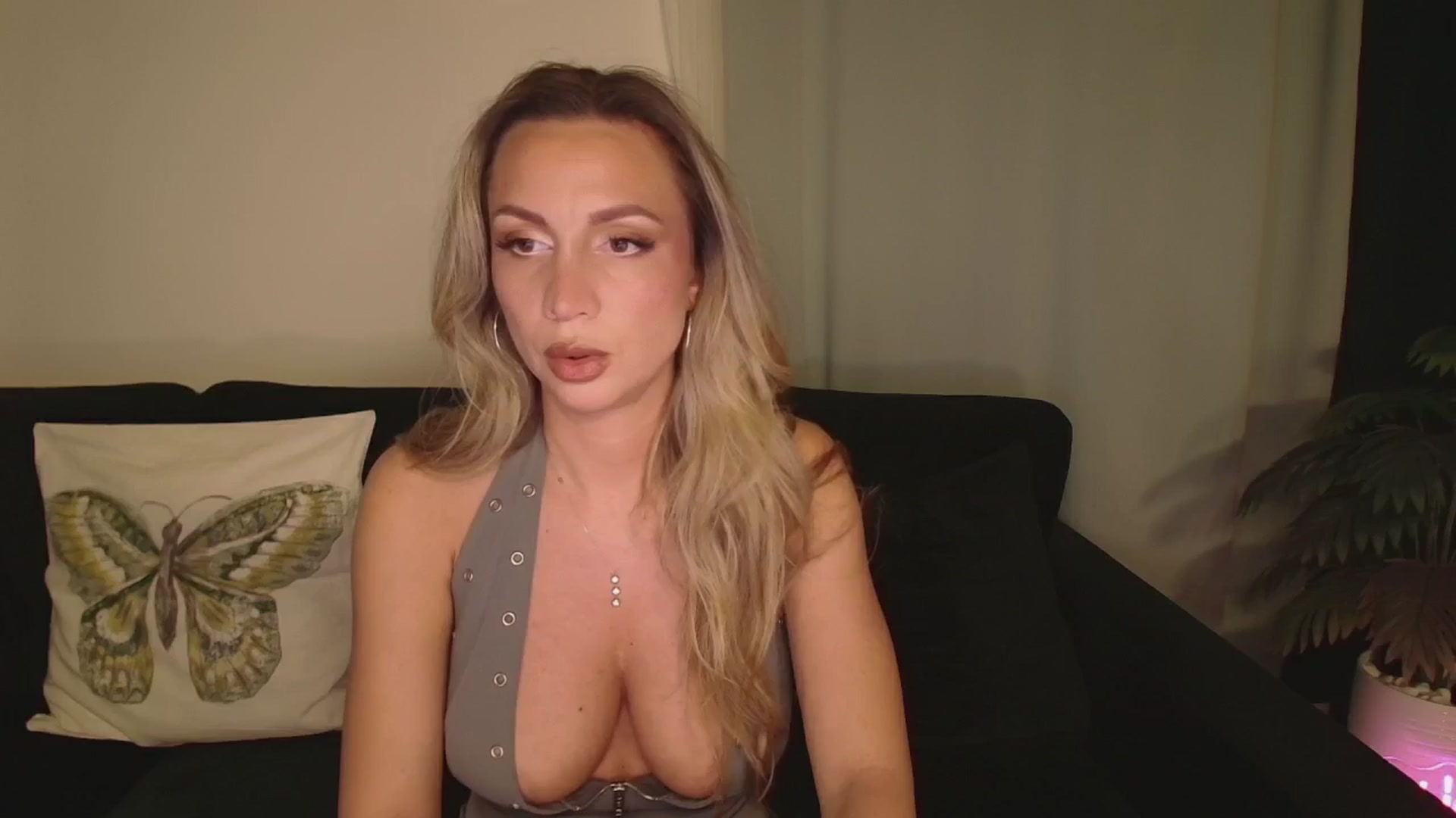 Gallery image thumbnail from ElissaBeats's myfreecams stream on, 11/14/2025, 03:30 image 1 of 20