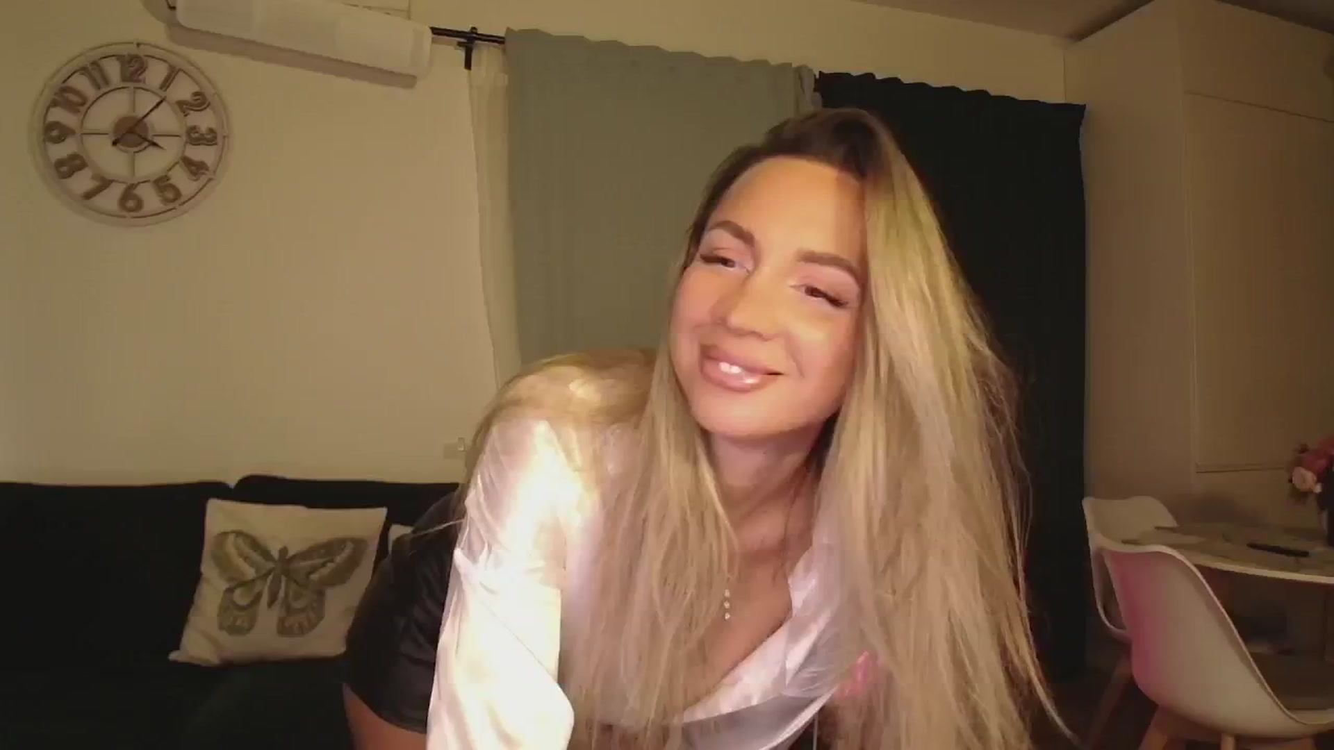 Gallery image thumbnail from ElissaBeats's myfreecams stream on, 11/17/2025, 03:58 image 4 of 20