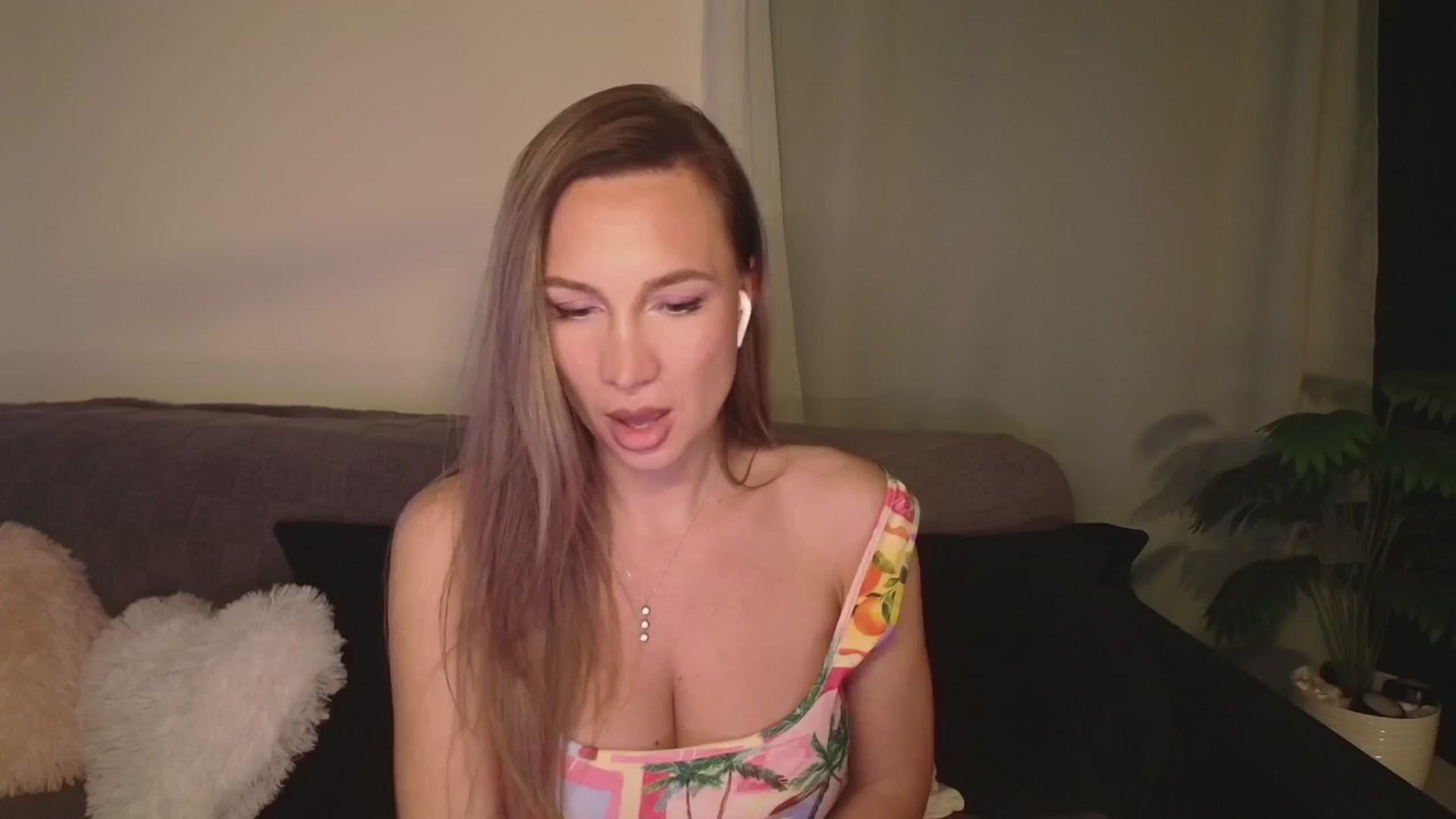 Gallery image thumbnail from ElissaBeats's myfreecams stream on, 02/03/2026, 05:33 image 4 of 20