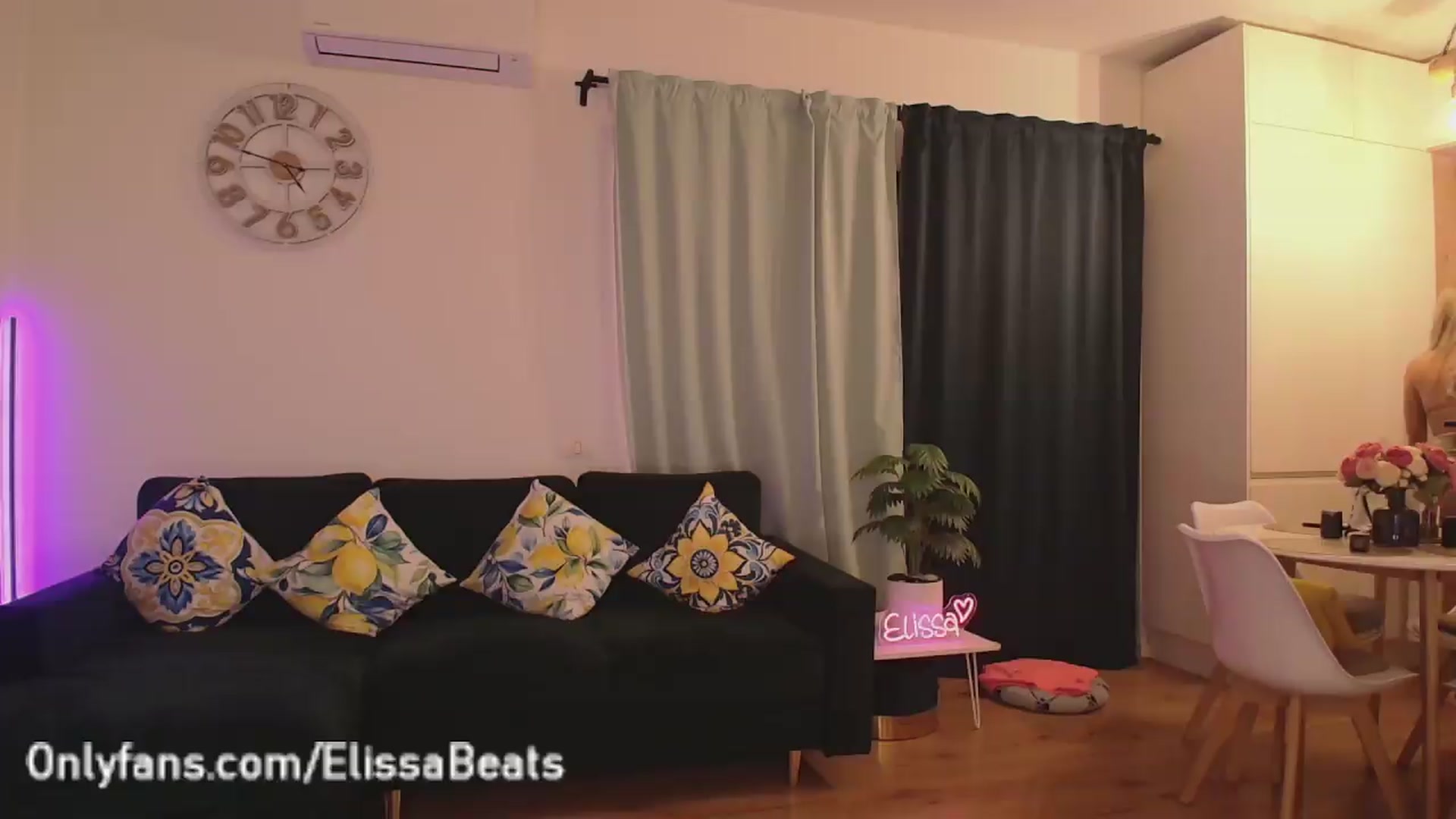 Gallery image thumbnail from ElissaBeats's myfreecams stream on, 07/10/2026, 03:10 image 6 of 20